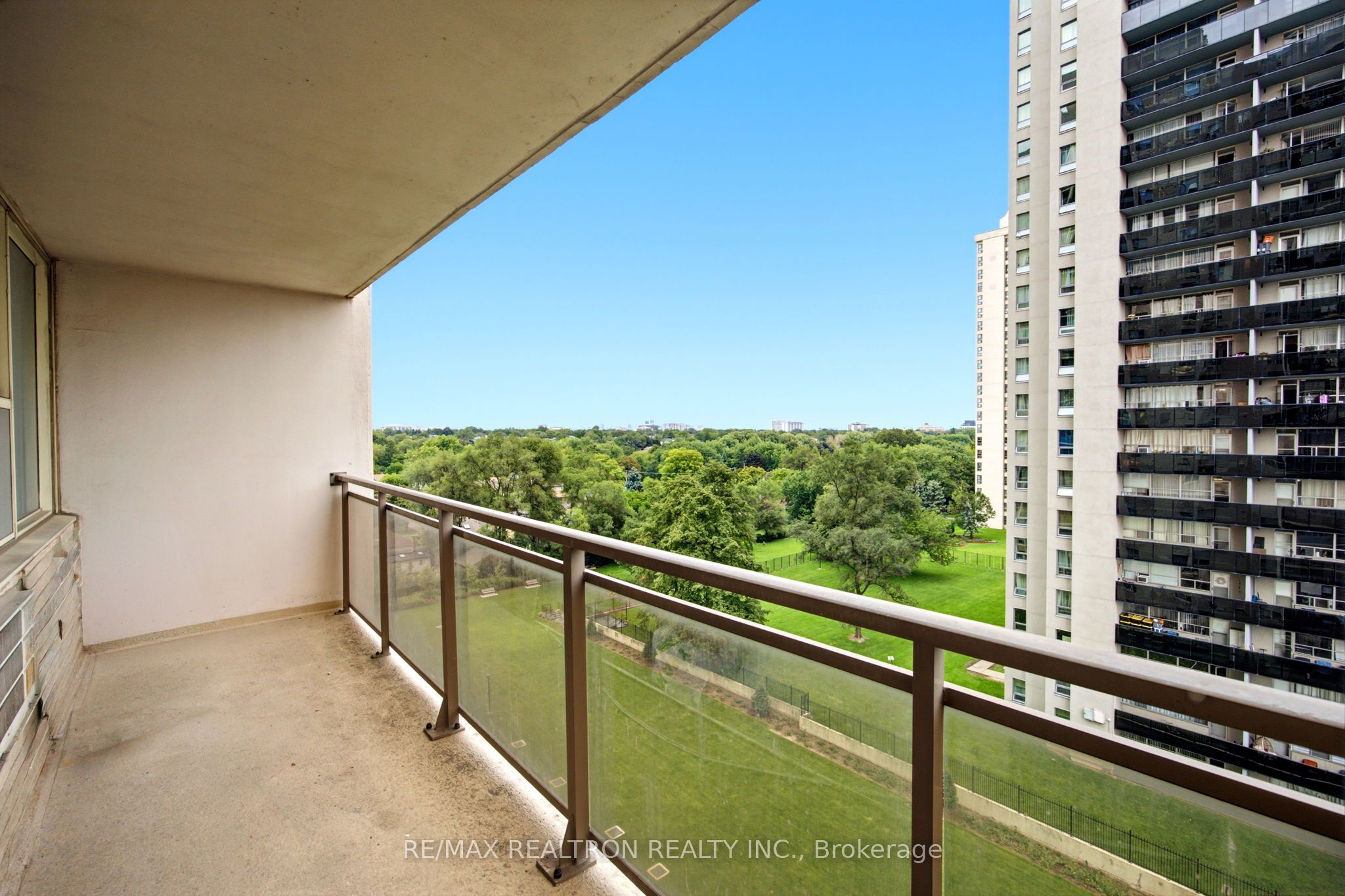 155 Marlee Avenue 909 Property Photo 16