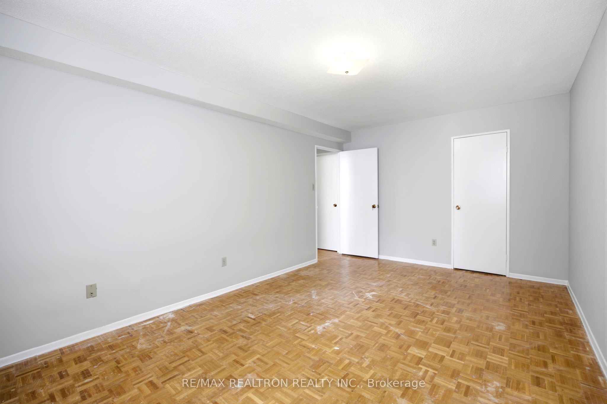155 Marlee Avenue 909 Property Photo 25