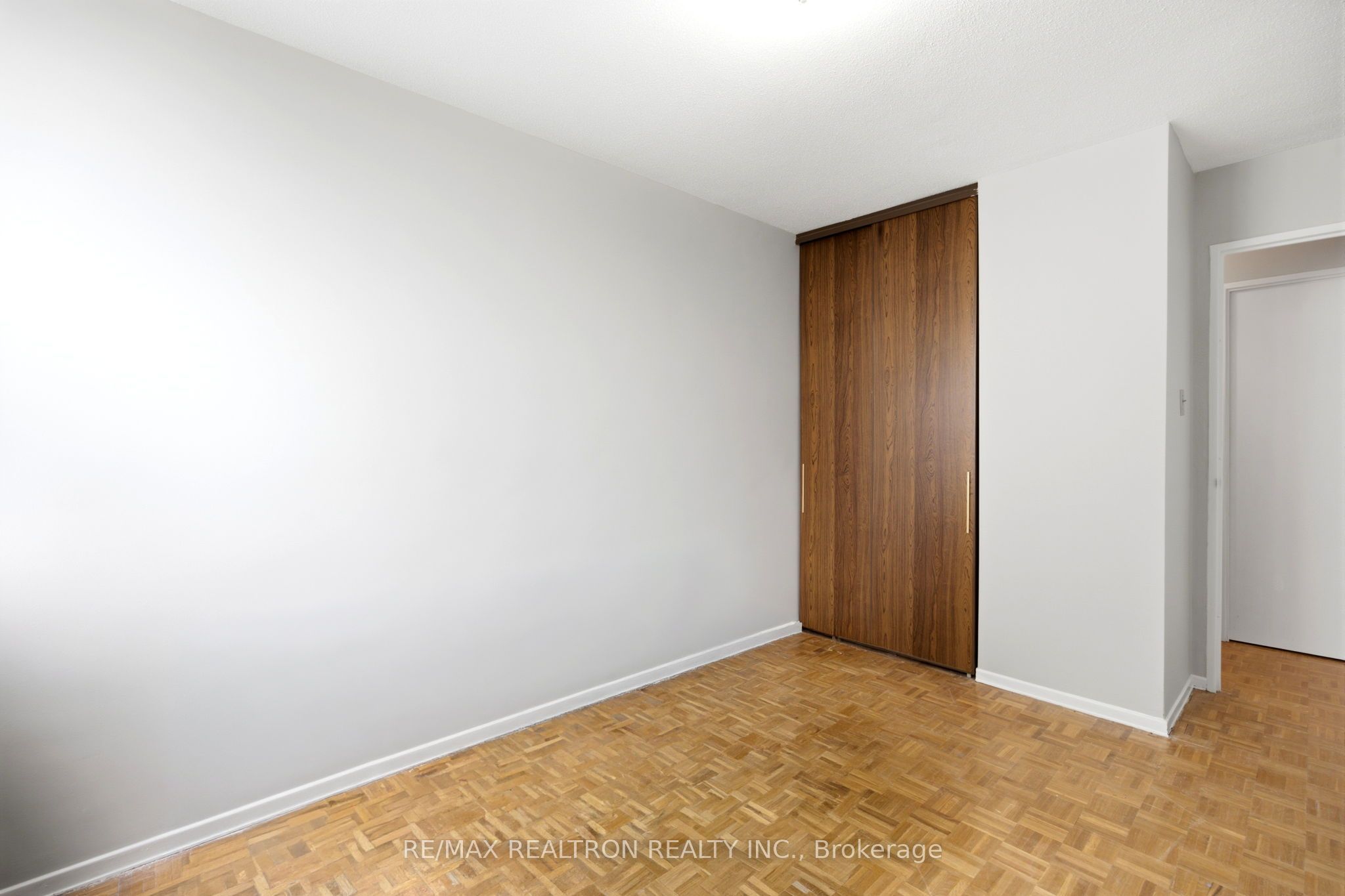 155 Marlee Avenue 909 Property Photo 27