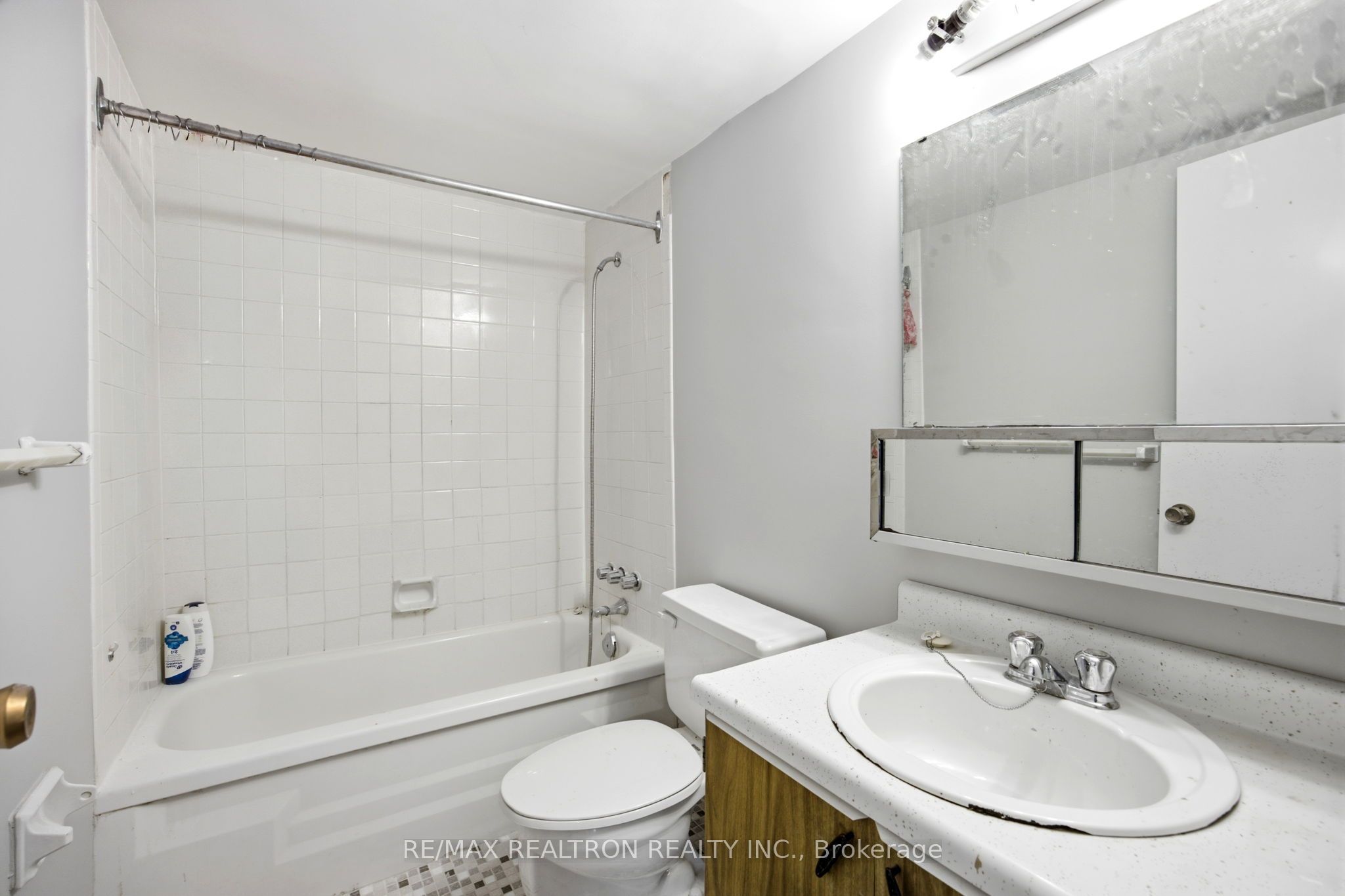 155 Marlee Avenue 909 Property Photo 28