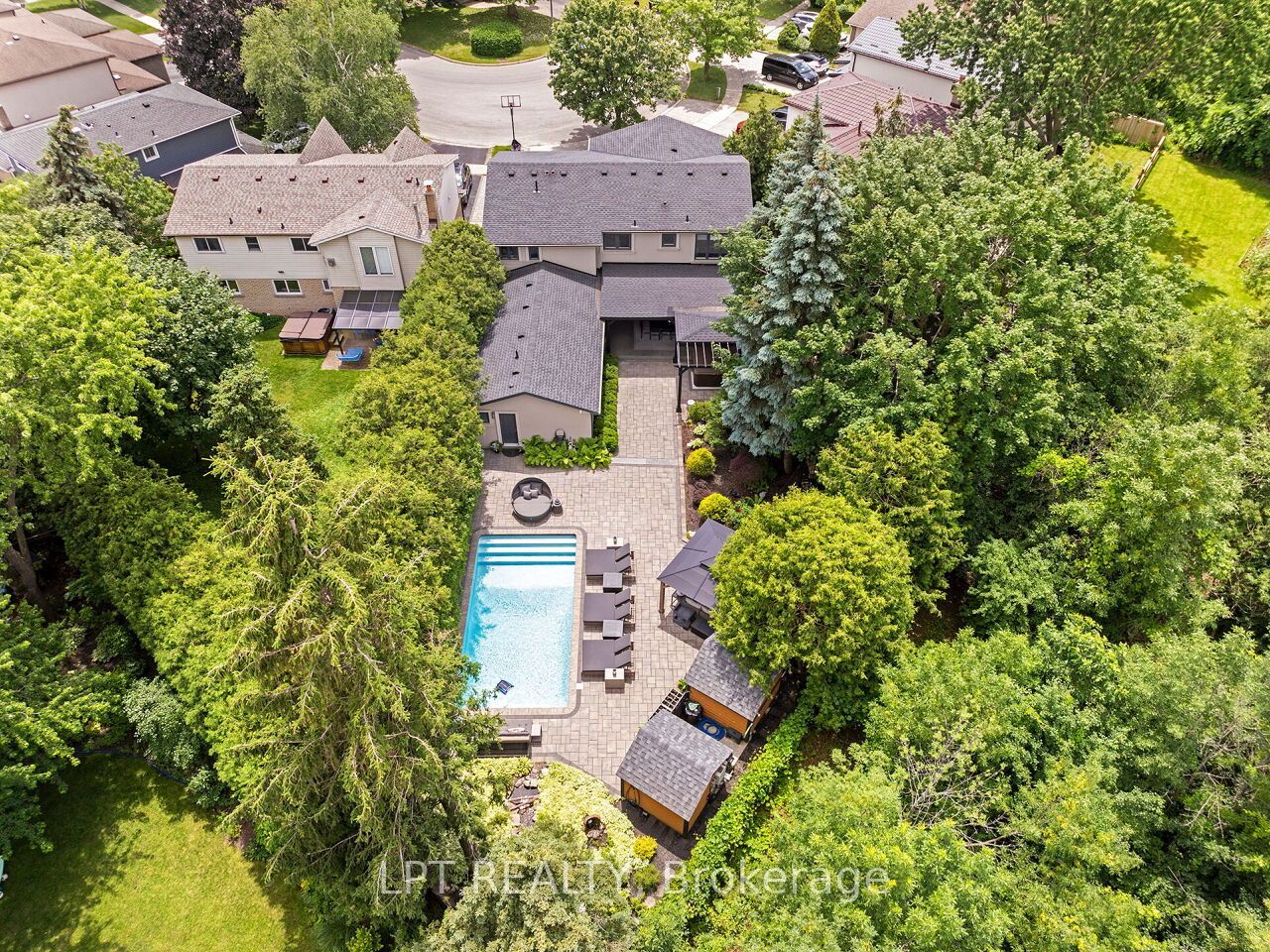 493 Tipperton Crescent Property Photo 2