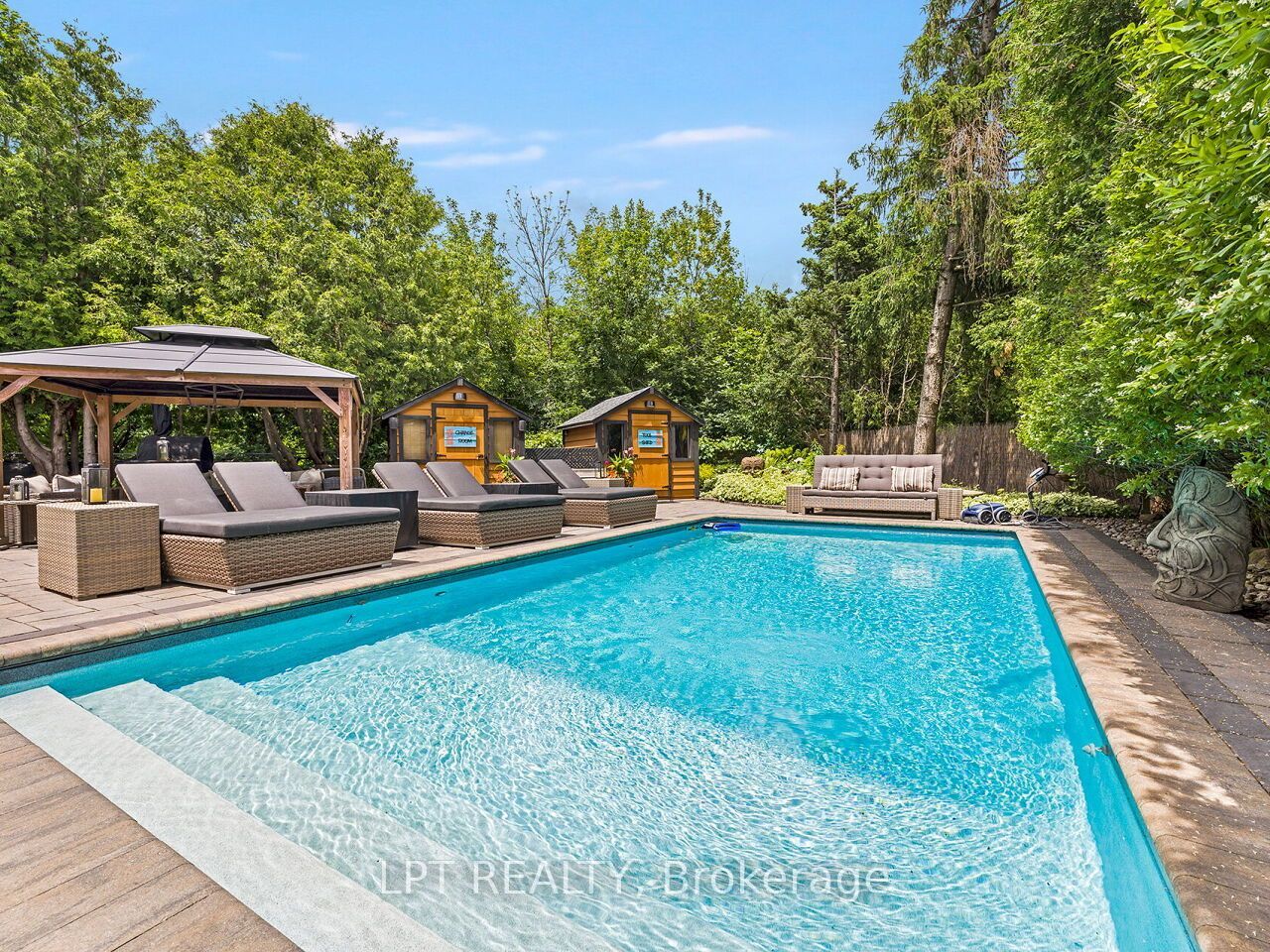 493 Tipperton Crescent Property Photo 4
