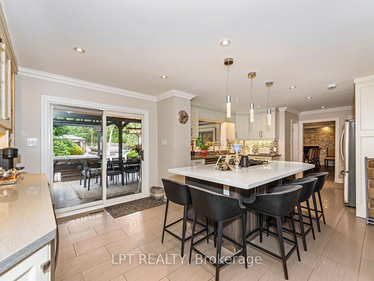 493 Tipperton Crescent Property Photo 10