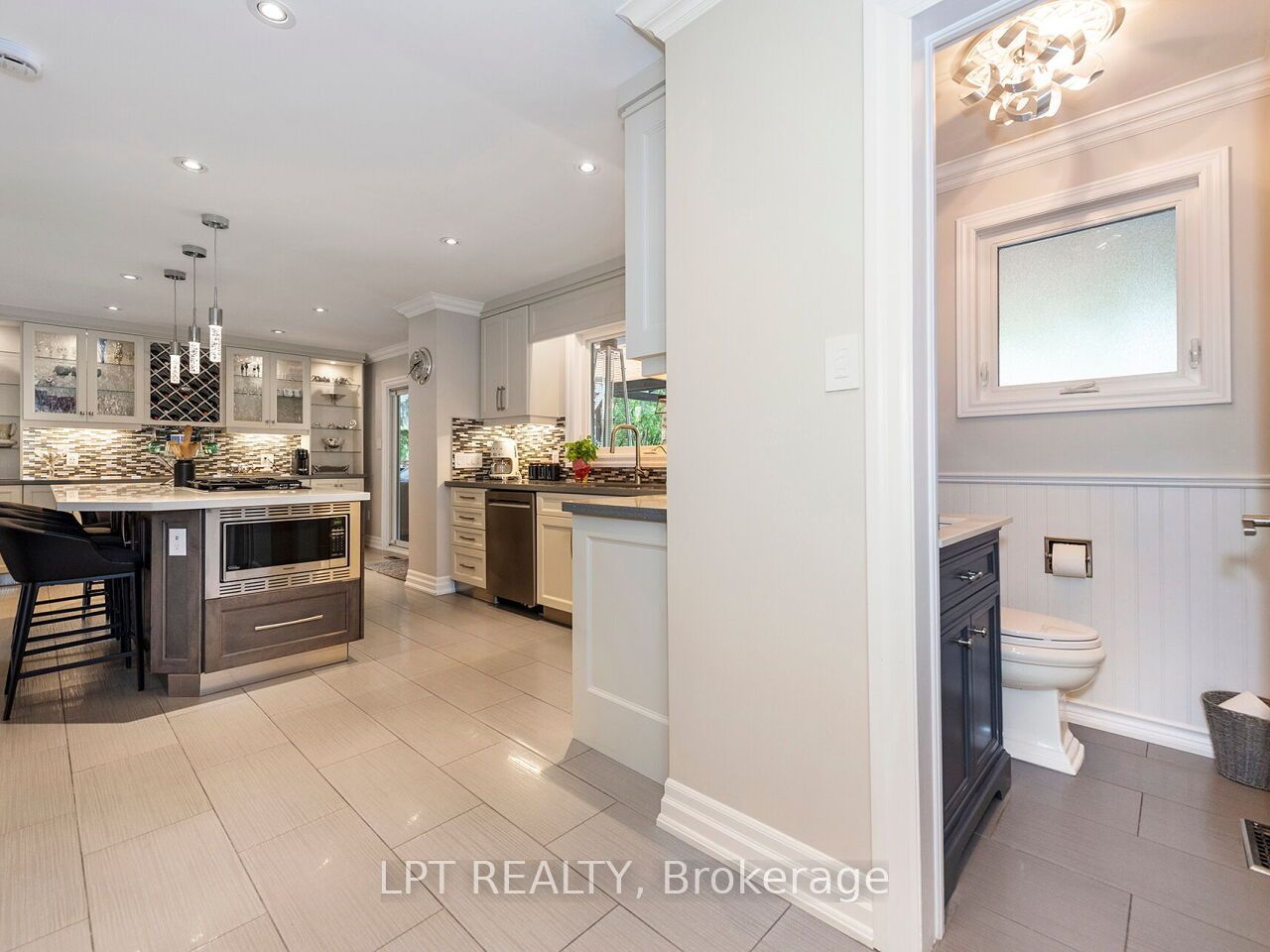 493 Tipperton Crescent Property Photo 15