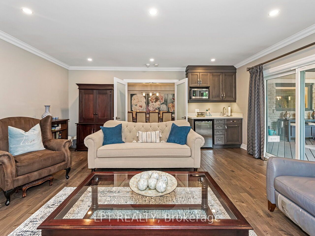 493 Tipperton Crescent Property Photo 18