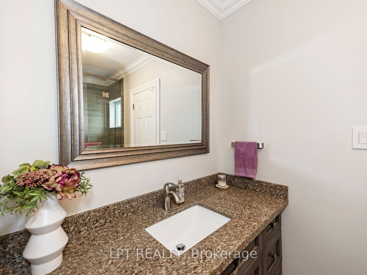 493 Tipperton Crescent Property Photo 20
