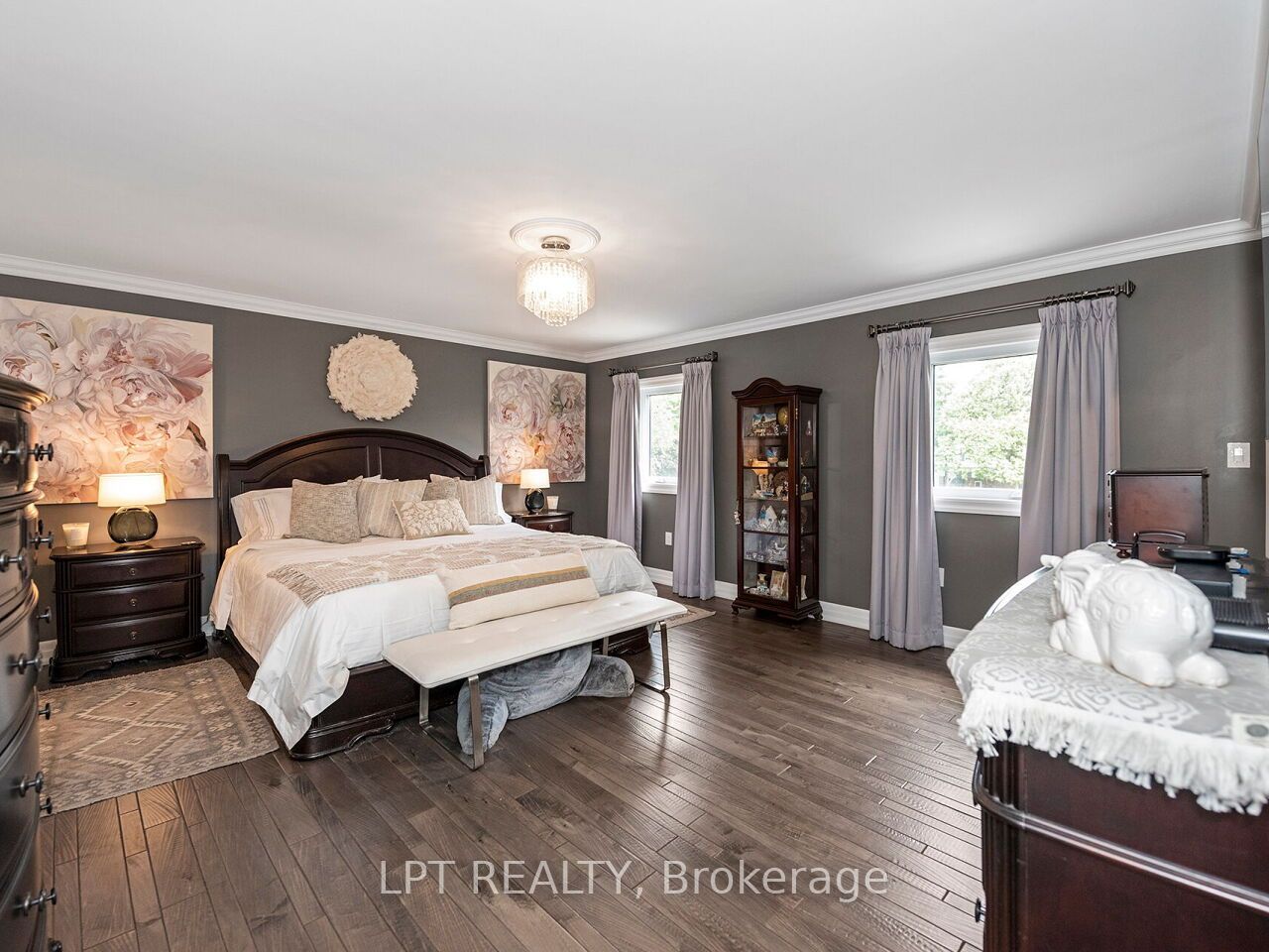 493 Tipperton Crescent Property Photo 21