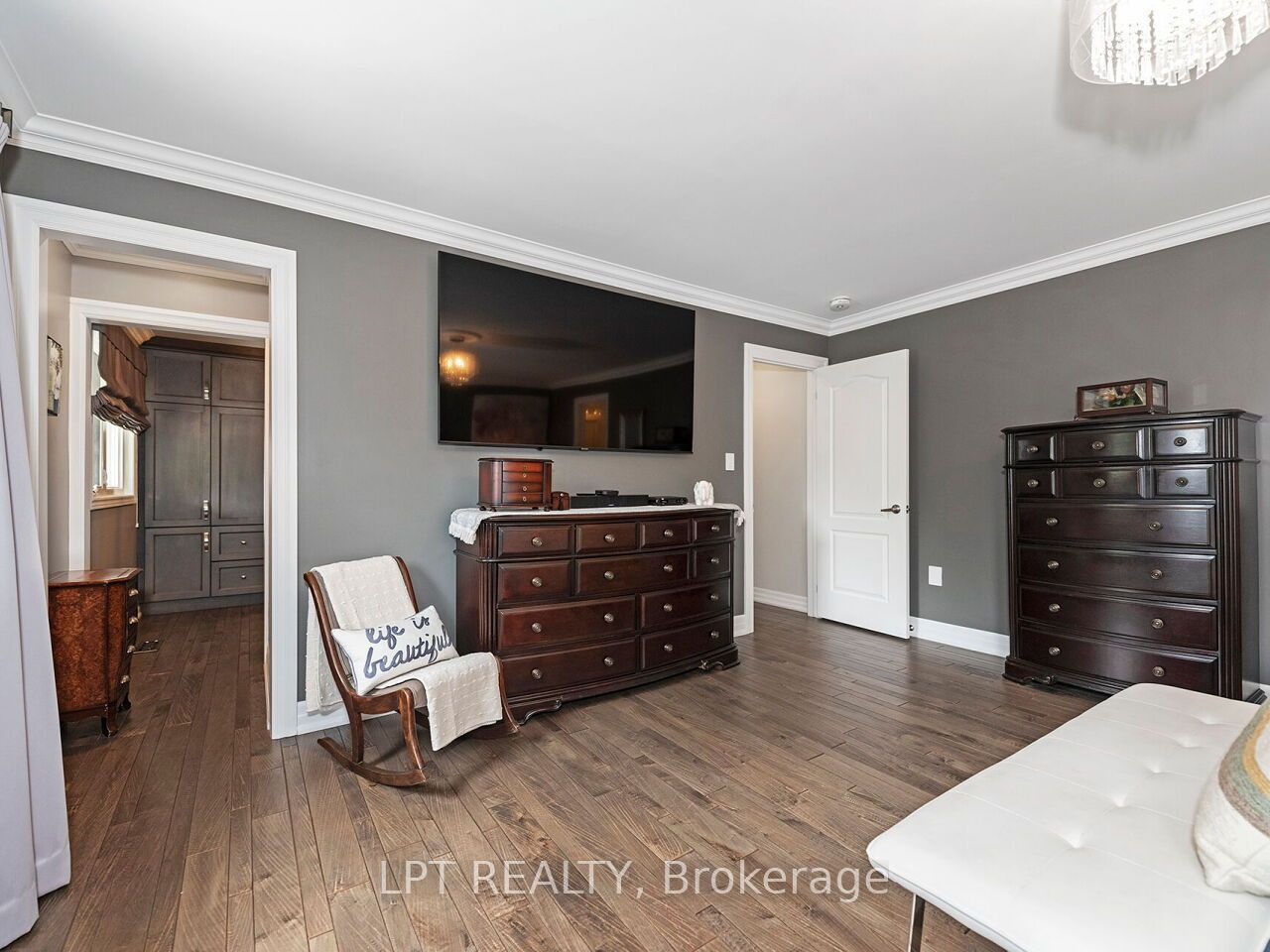 493 Tipperton Crescent Property Photo 23
