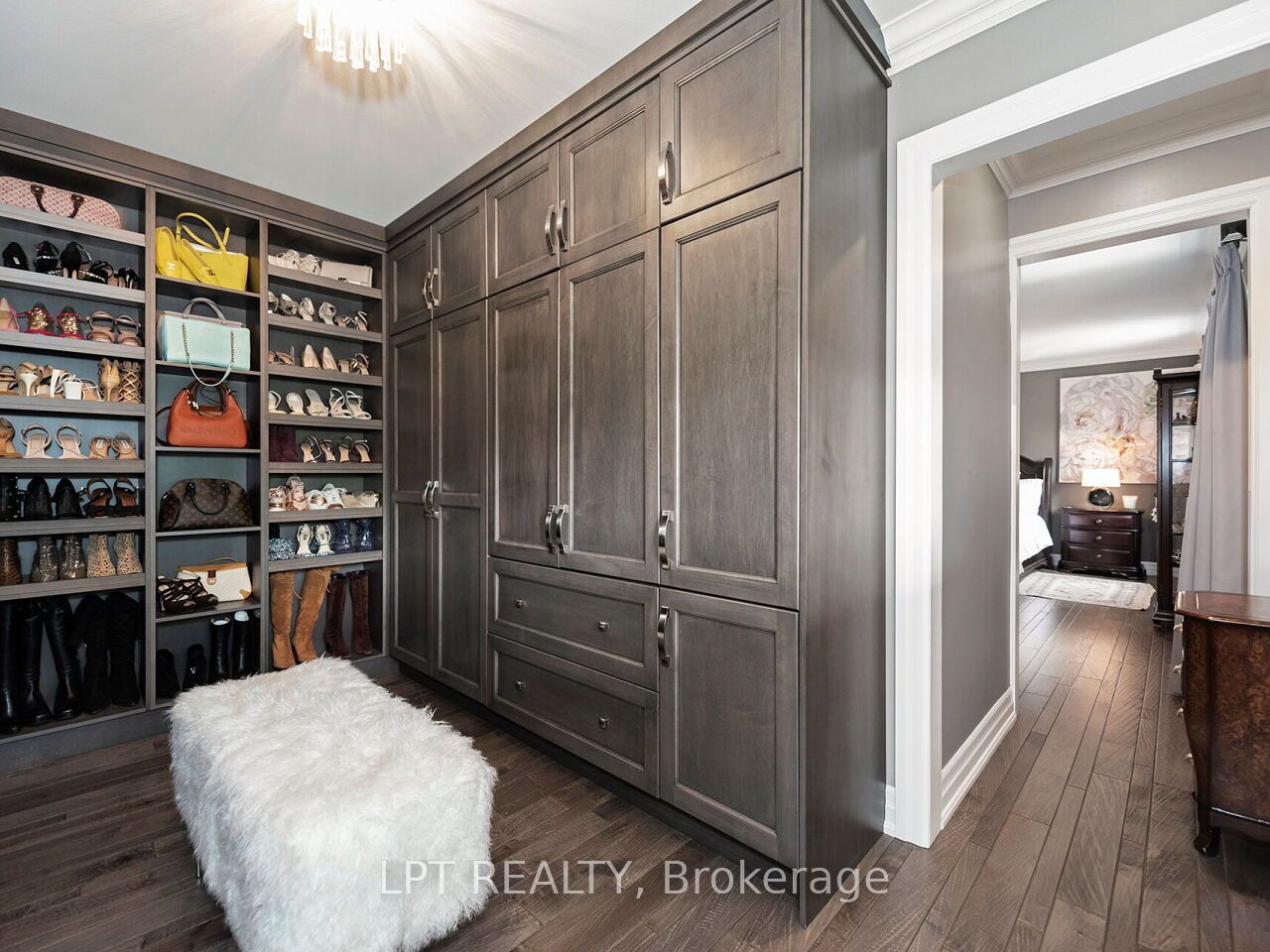 493 Tipperton Crescent Property Photo 25