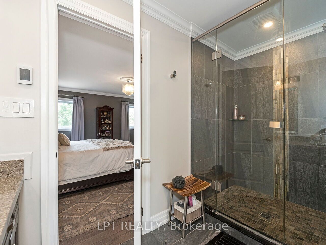 493 Tipperton Crescent Property Photo 29