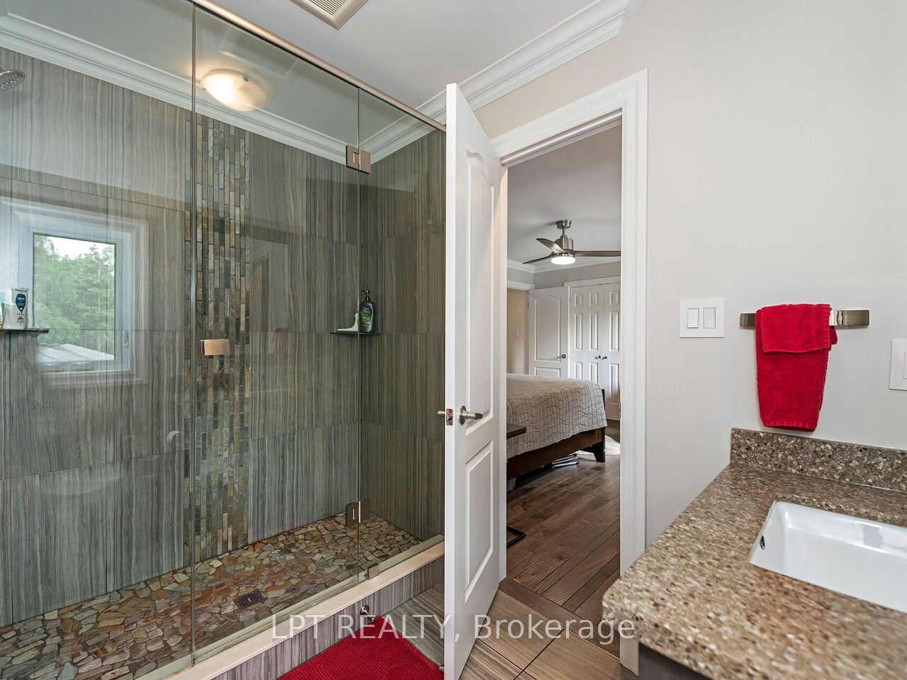 493 Tipperton Crescent Property Photo 31