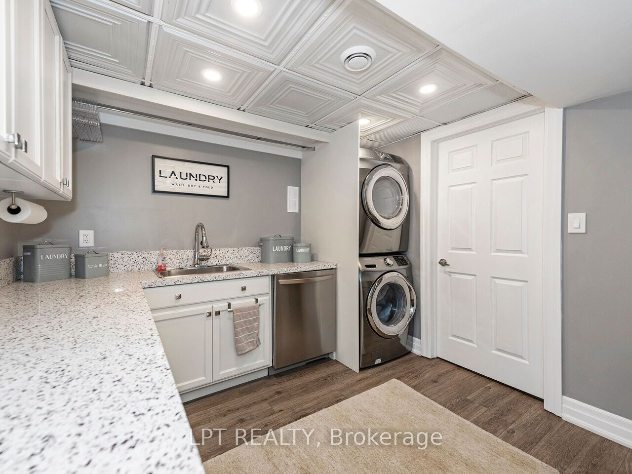 493 Tipperton Crescent Property Photo 40