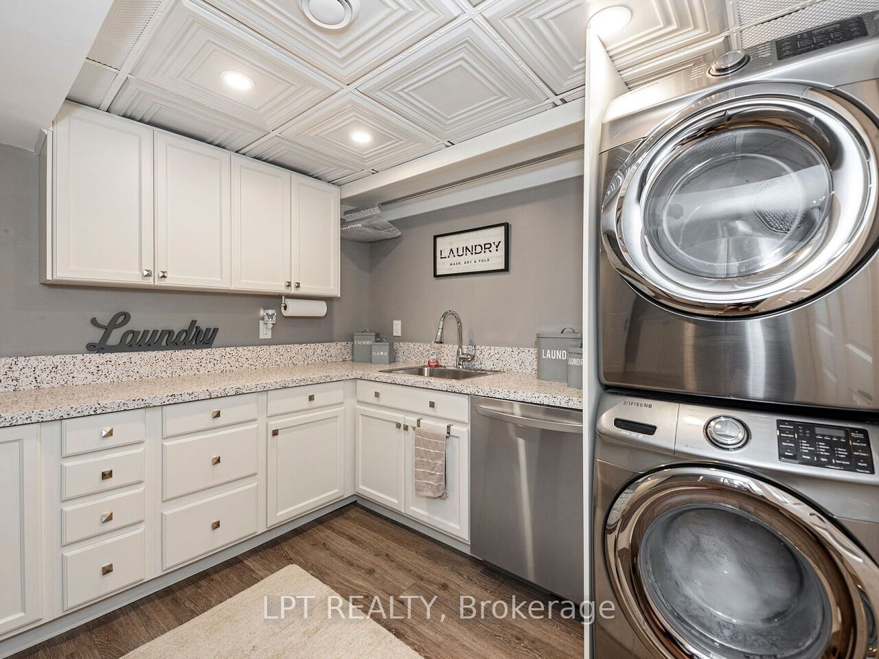 493 Tipperton Crescent Property Photo 41