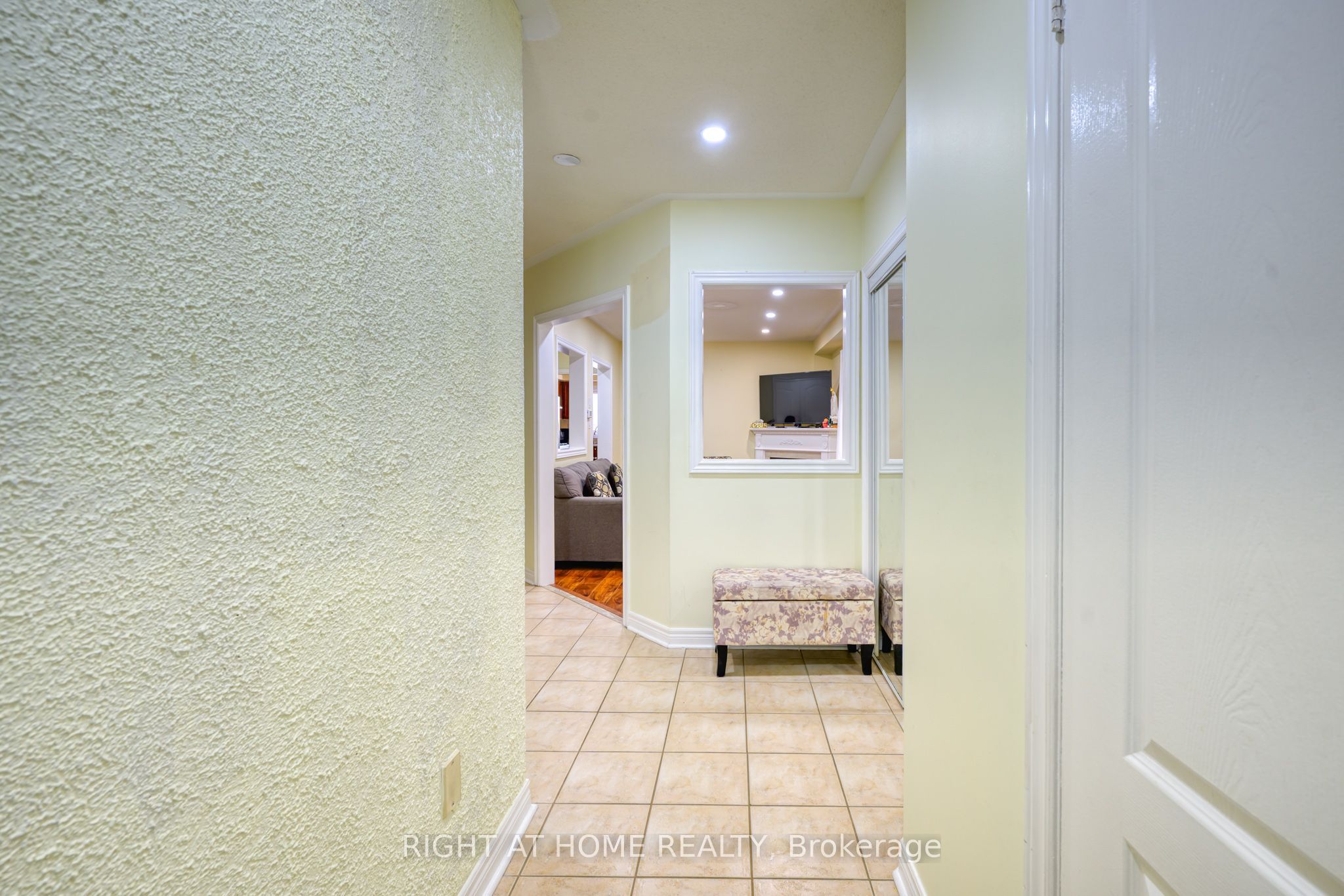 6683 Opera Glass Crescent Property Photo 3