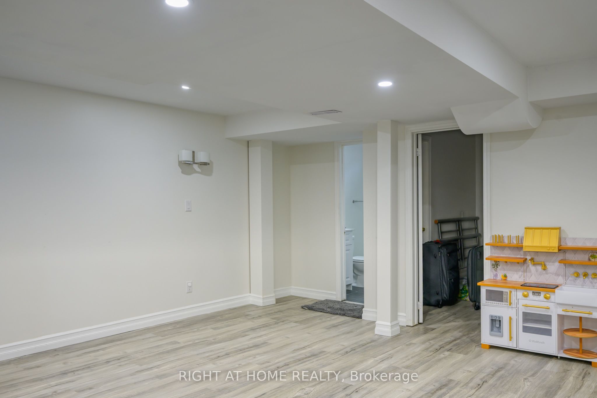 6683 Opera Glass Crescent Property Photo 36