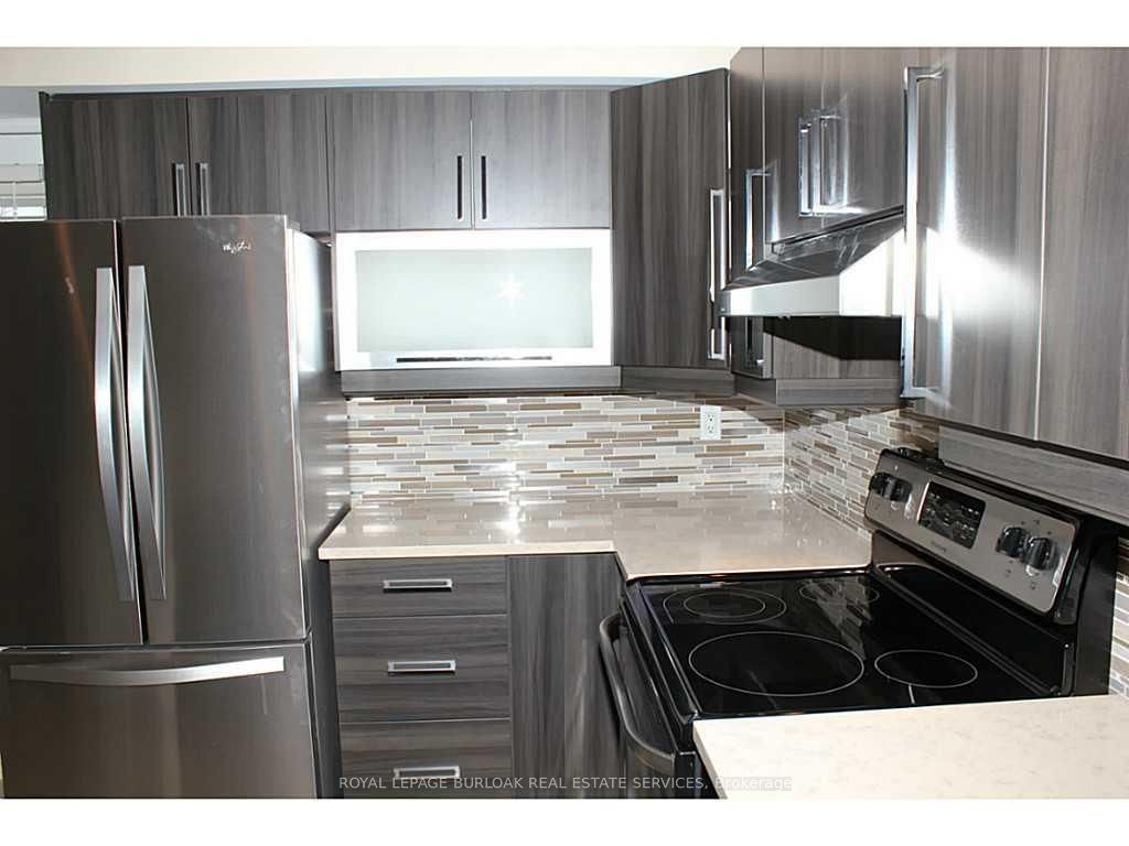 1411 Walker's Line 401 Property Photo 6