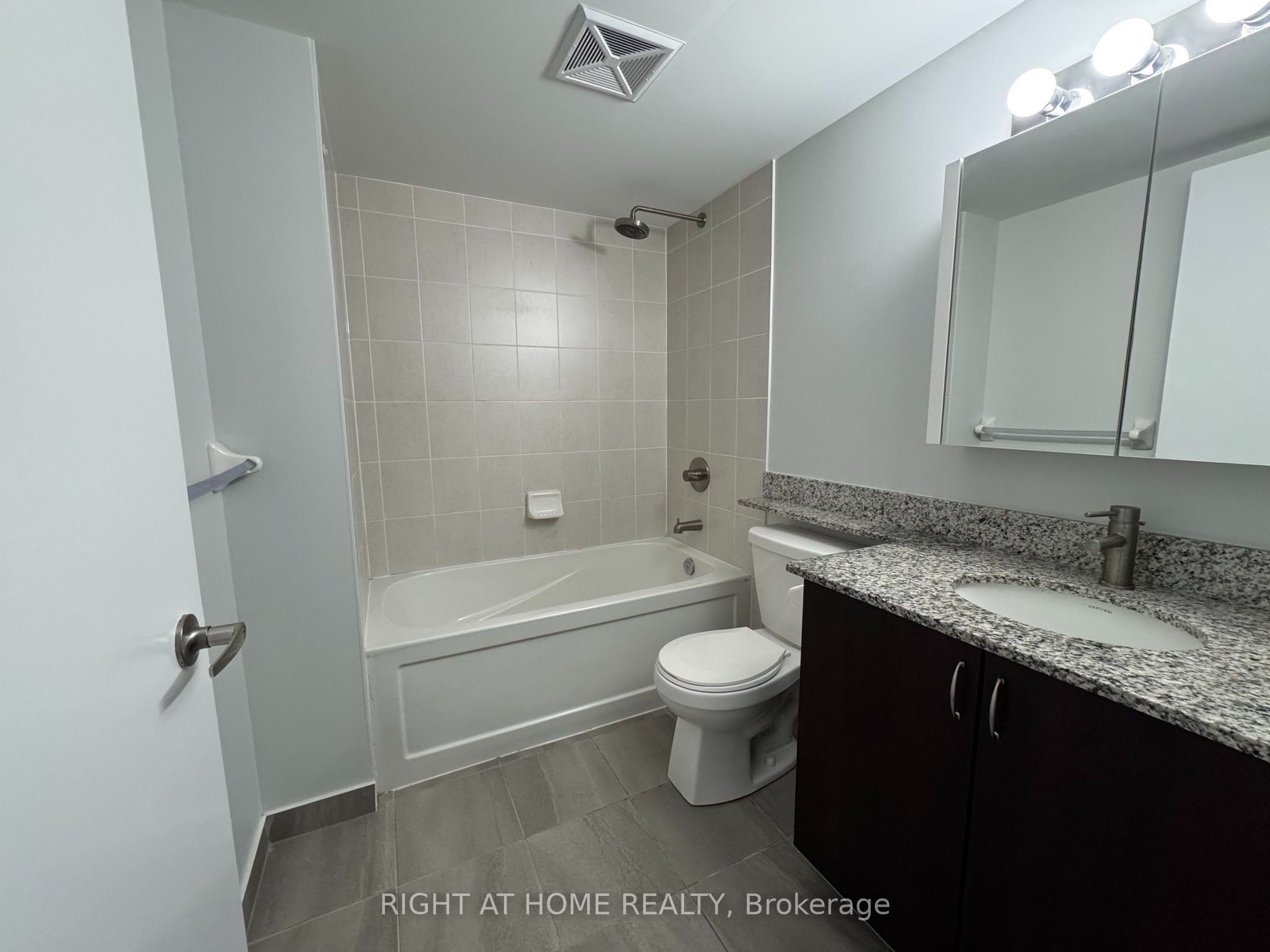 40 Via Rosedale Way 307 Property Photo 8