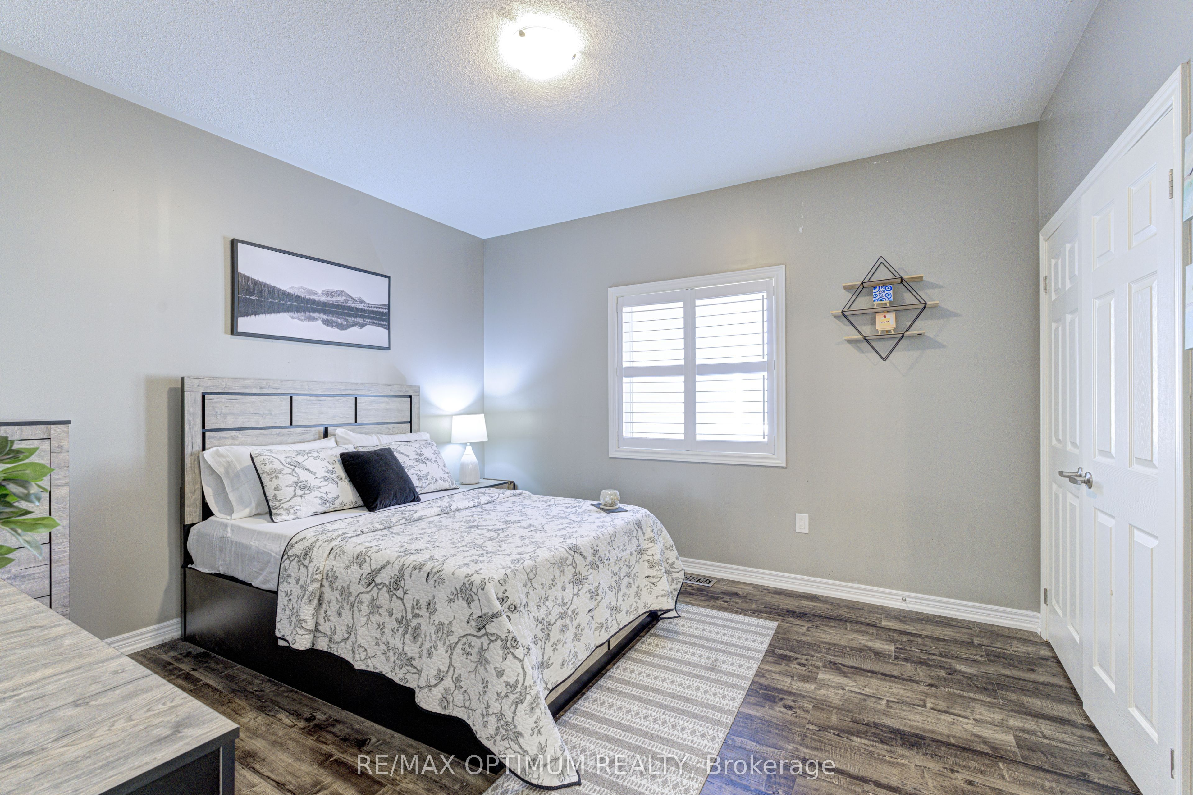 120 Canary Close Property Photo 25