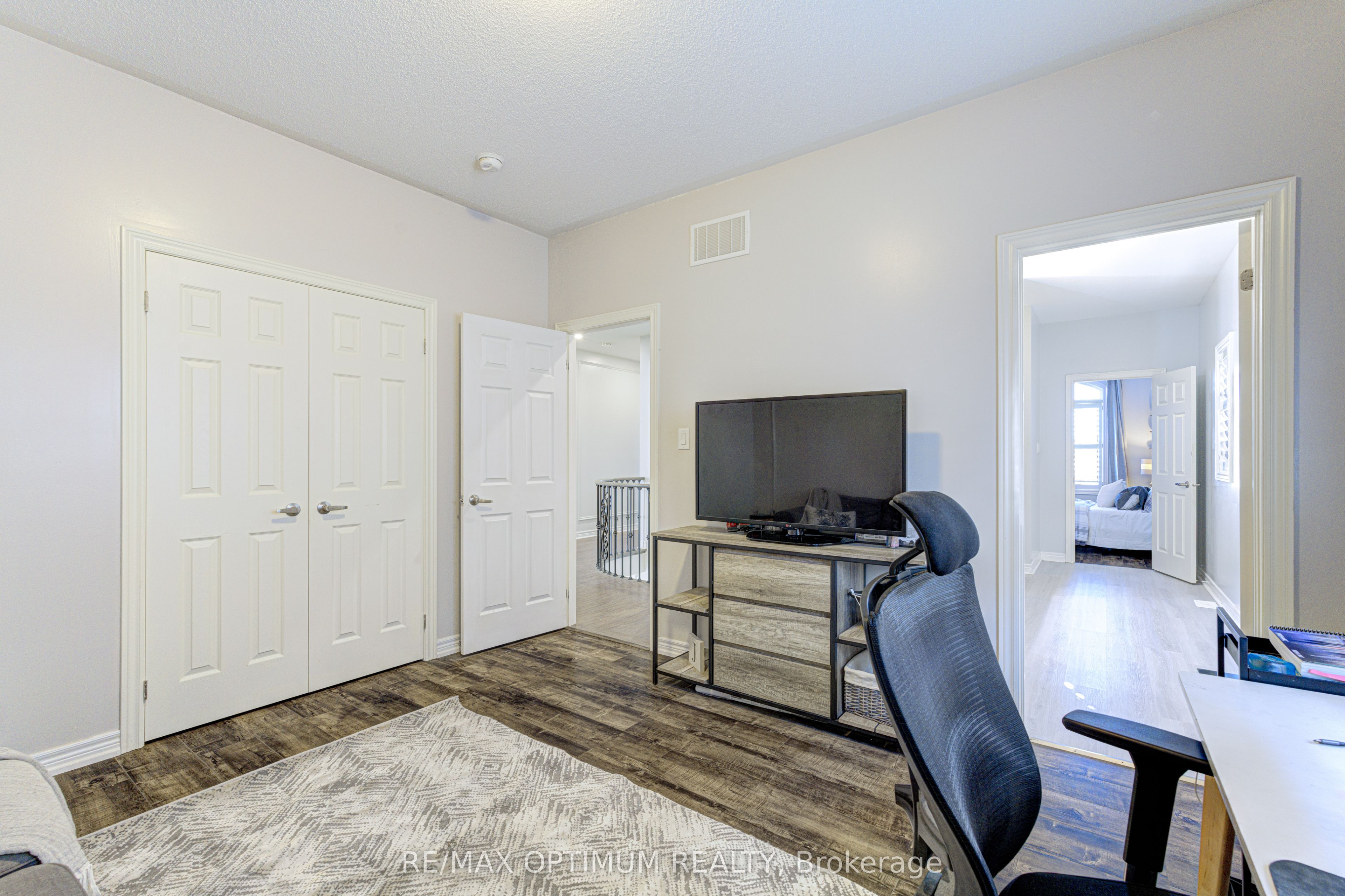 120 Canary Close Property Photo 33