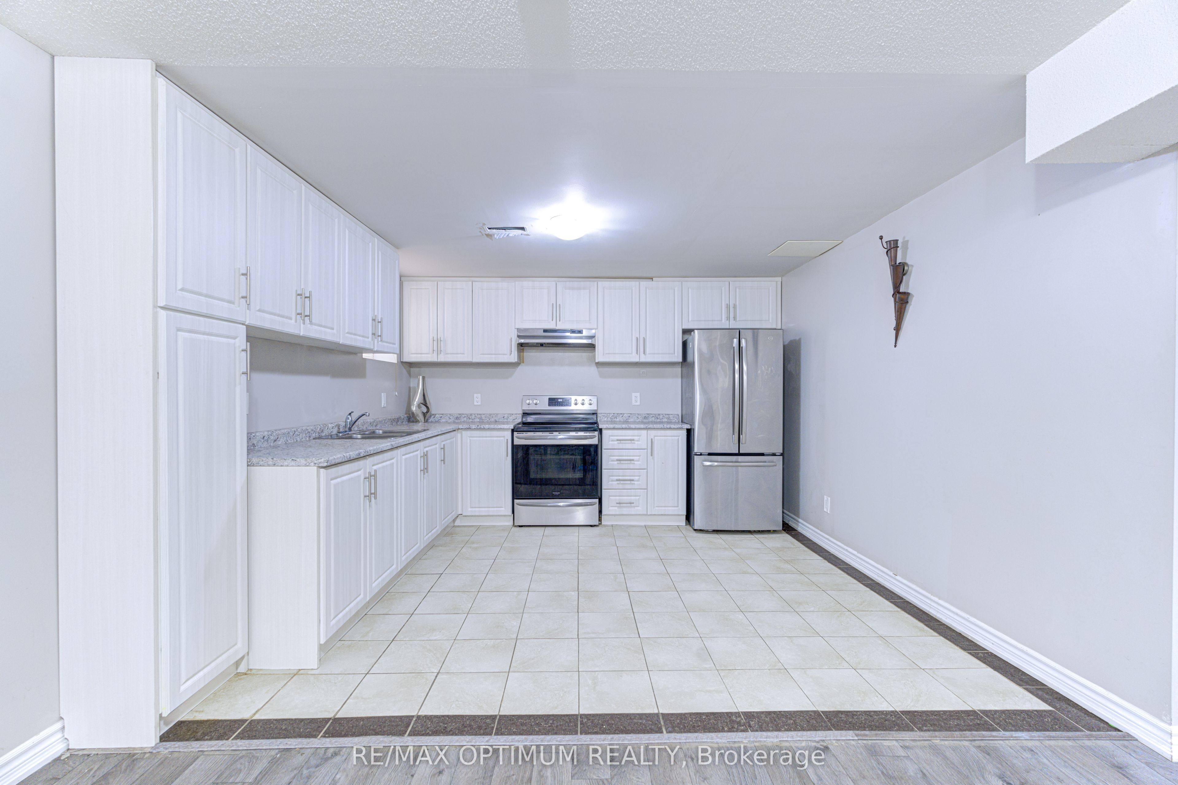 120 Canary Close Property Photo 41