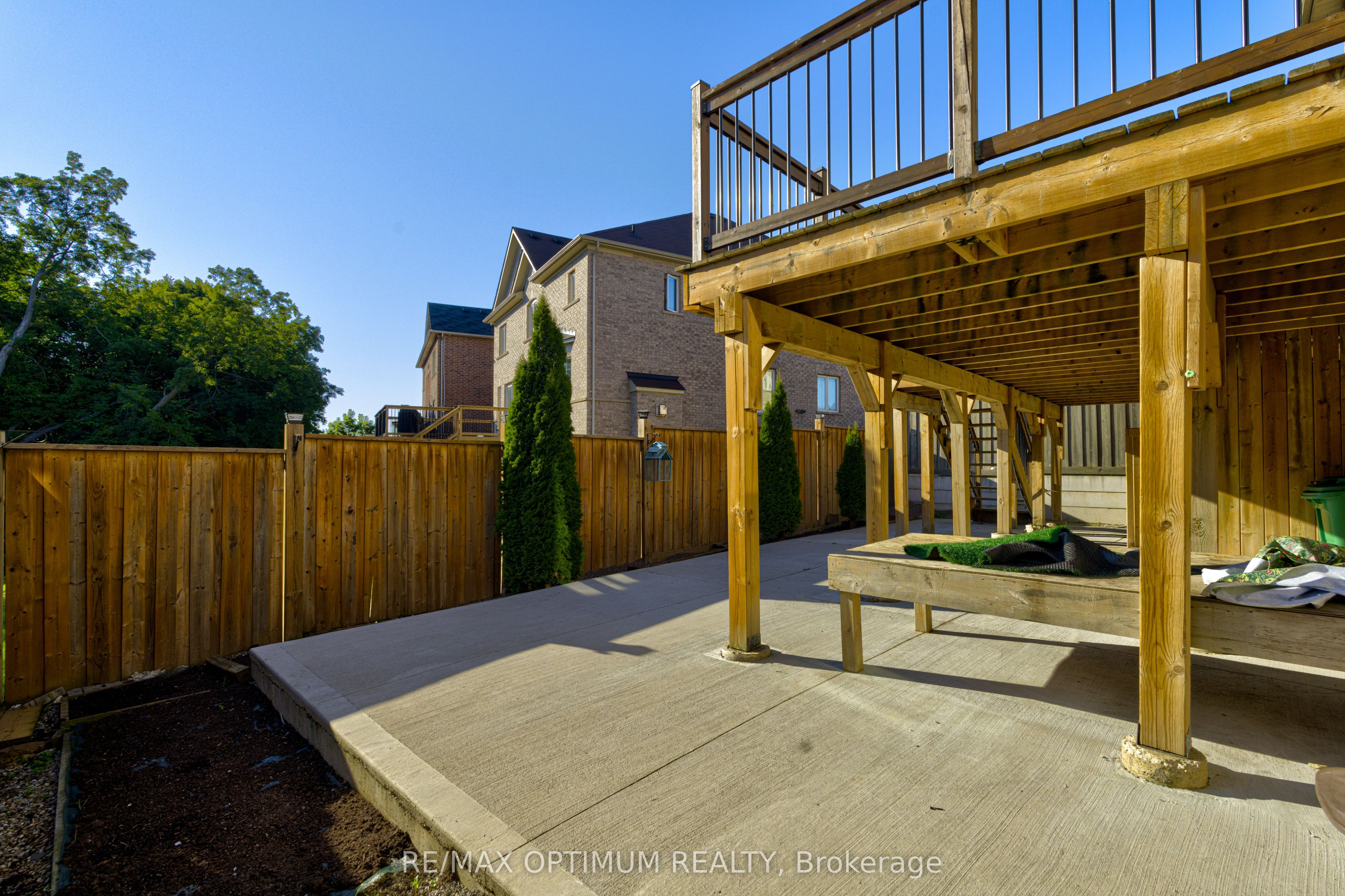 120 Canary Close Property Photo 48