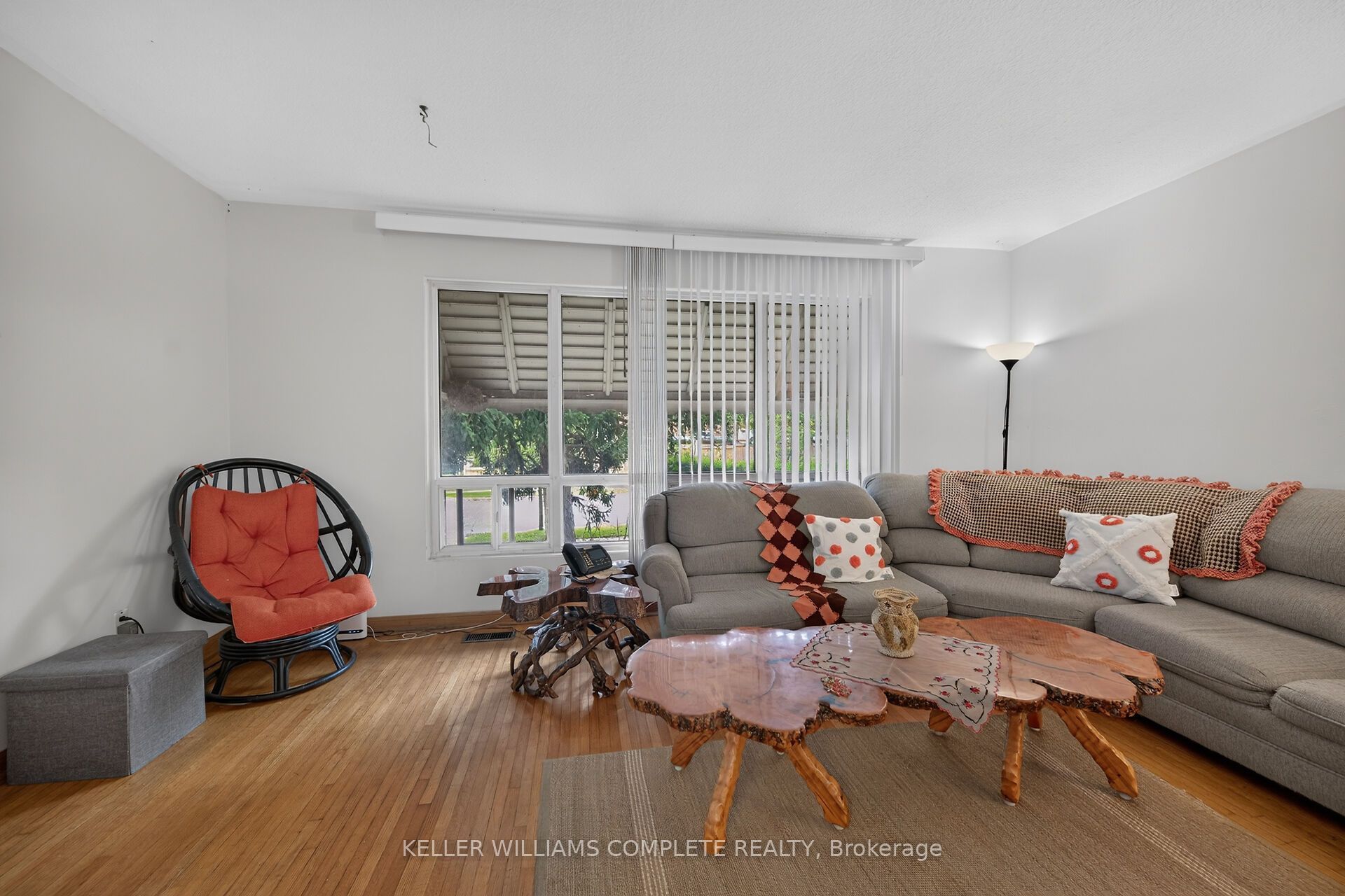 3239 Queen Frederica Drive Property Photo 6