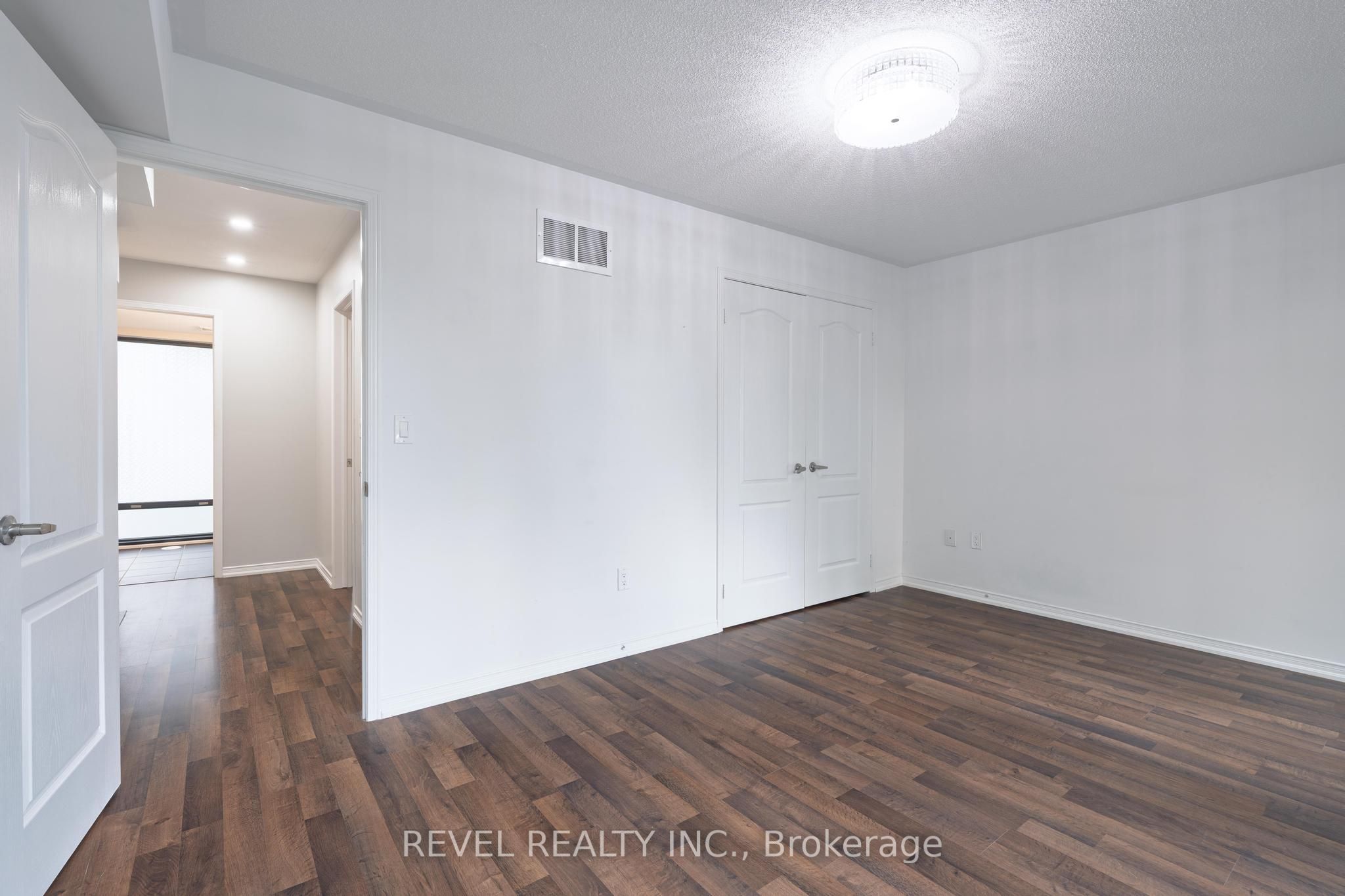 136 Widdicombe Hill Boulevard 108 Property Photo 26