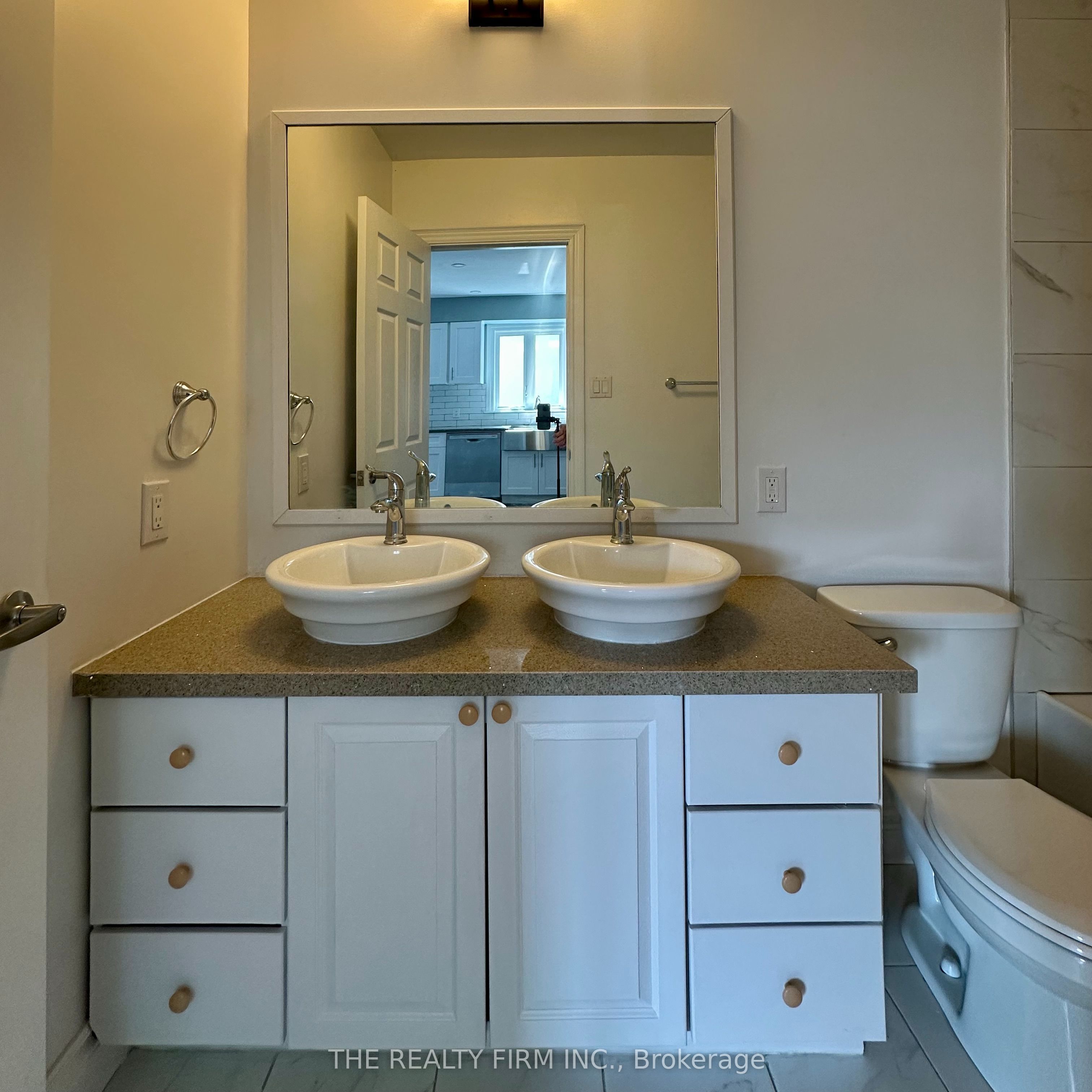 6 Lapp Street Property Photo 35