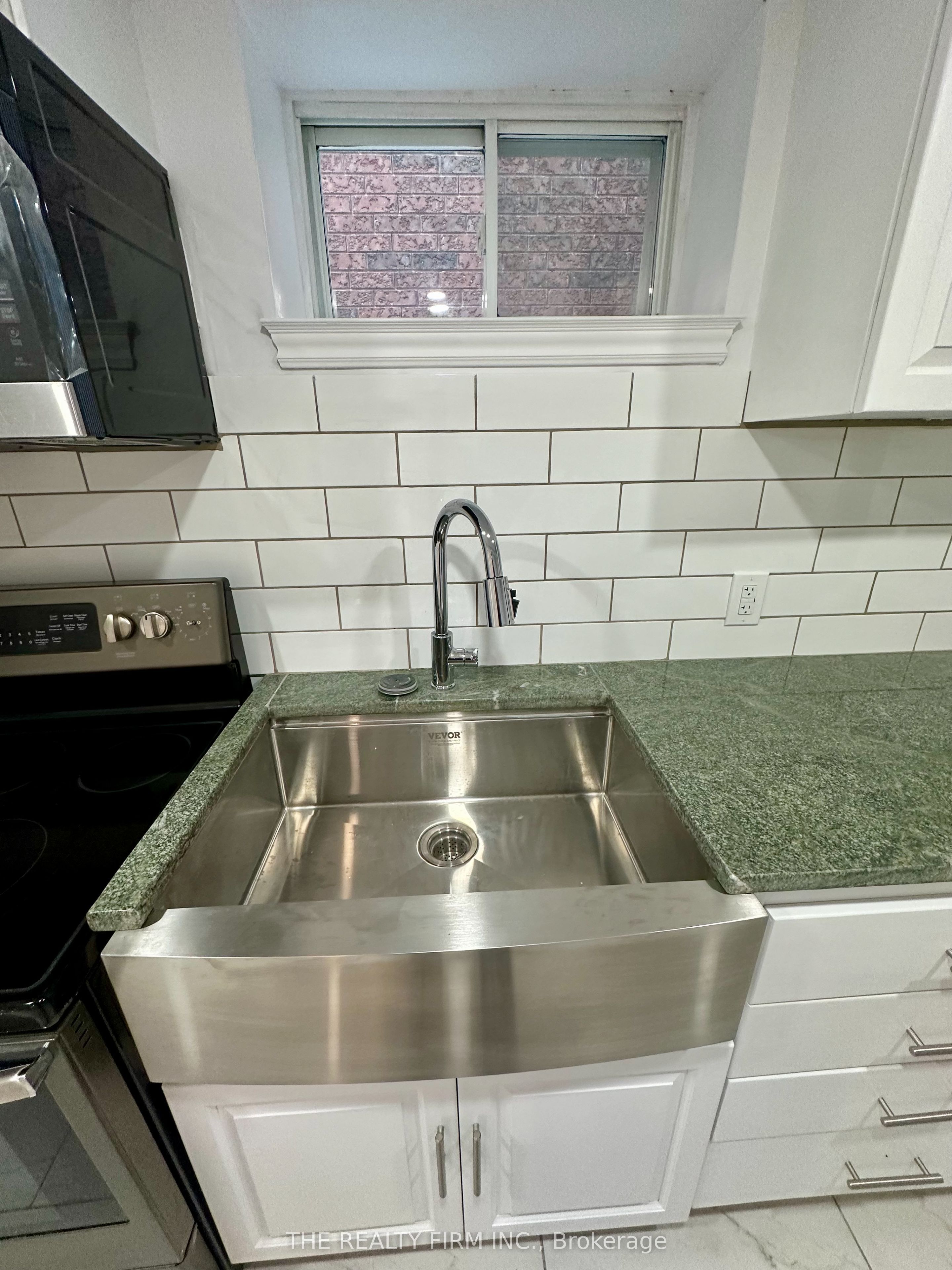 6 Lapp Street Property Photo 46