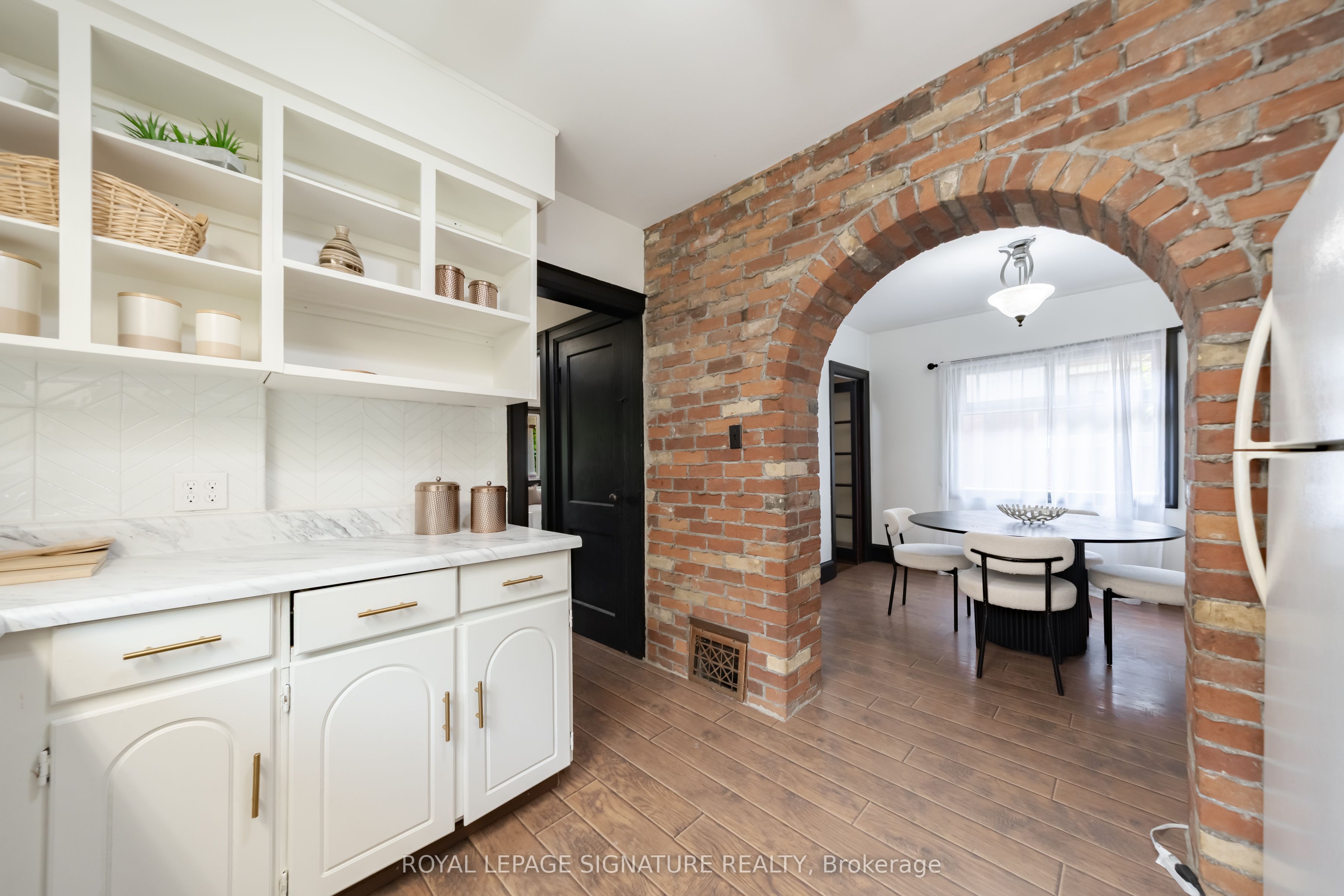 234 John Street Property Photo 5