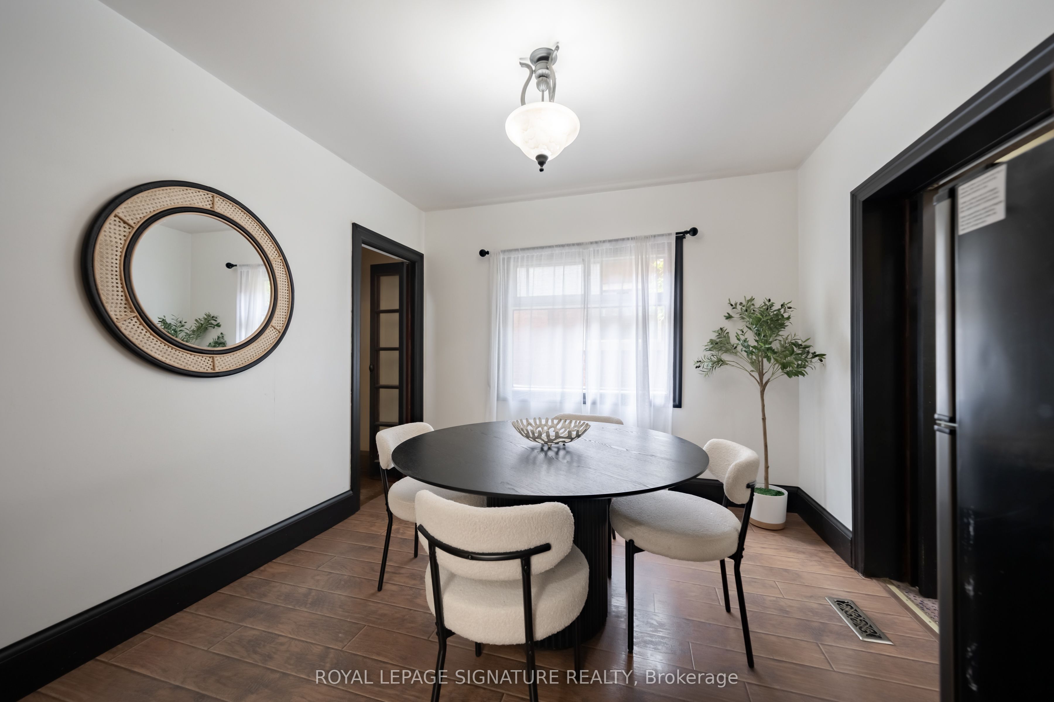 234 John Street Property Photo 6