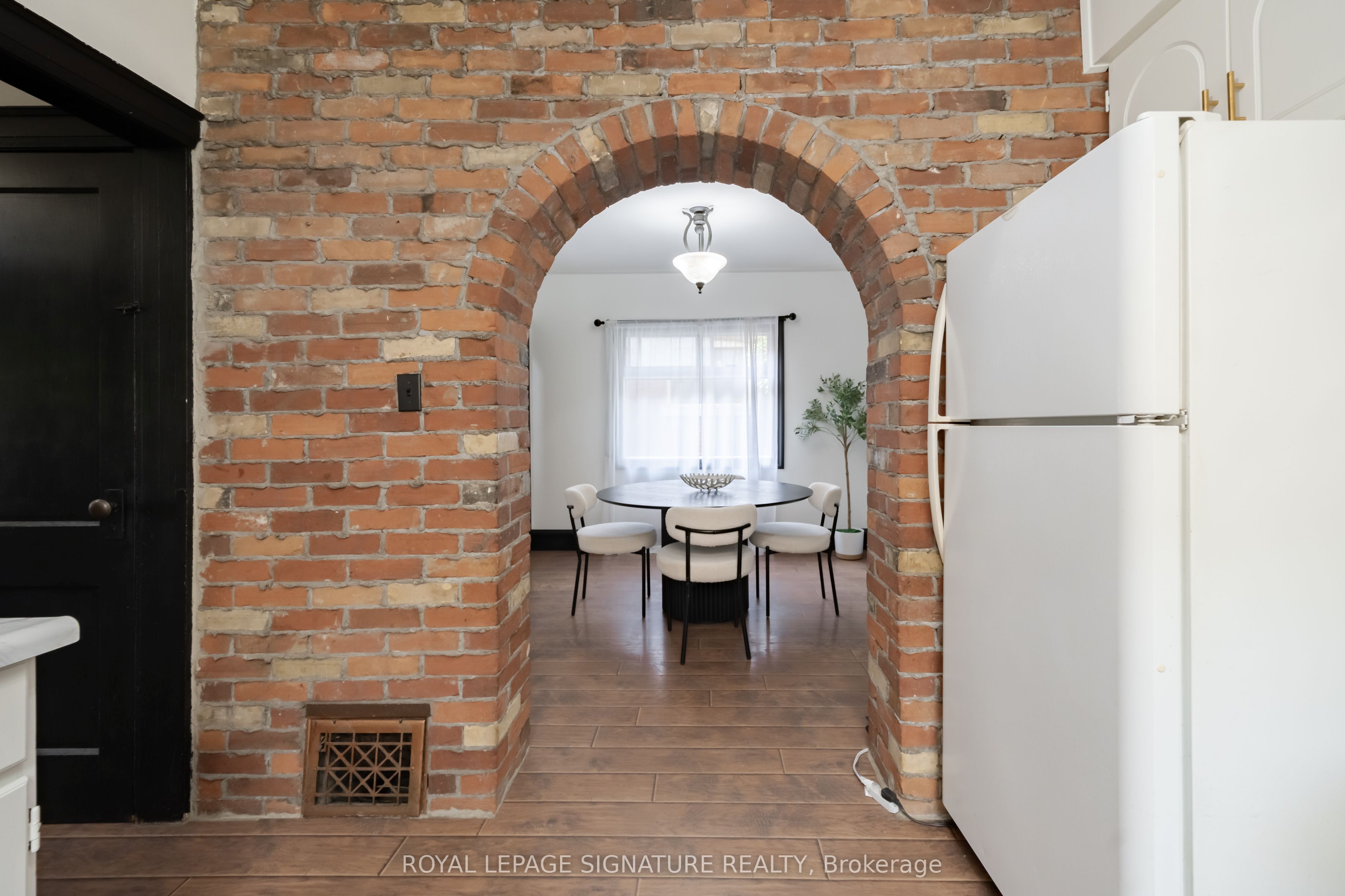 234 John Street Property Photo 7