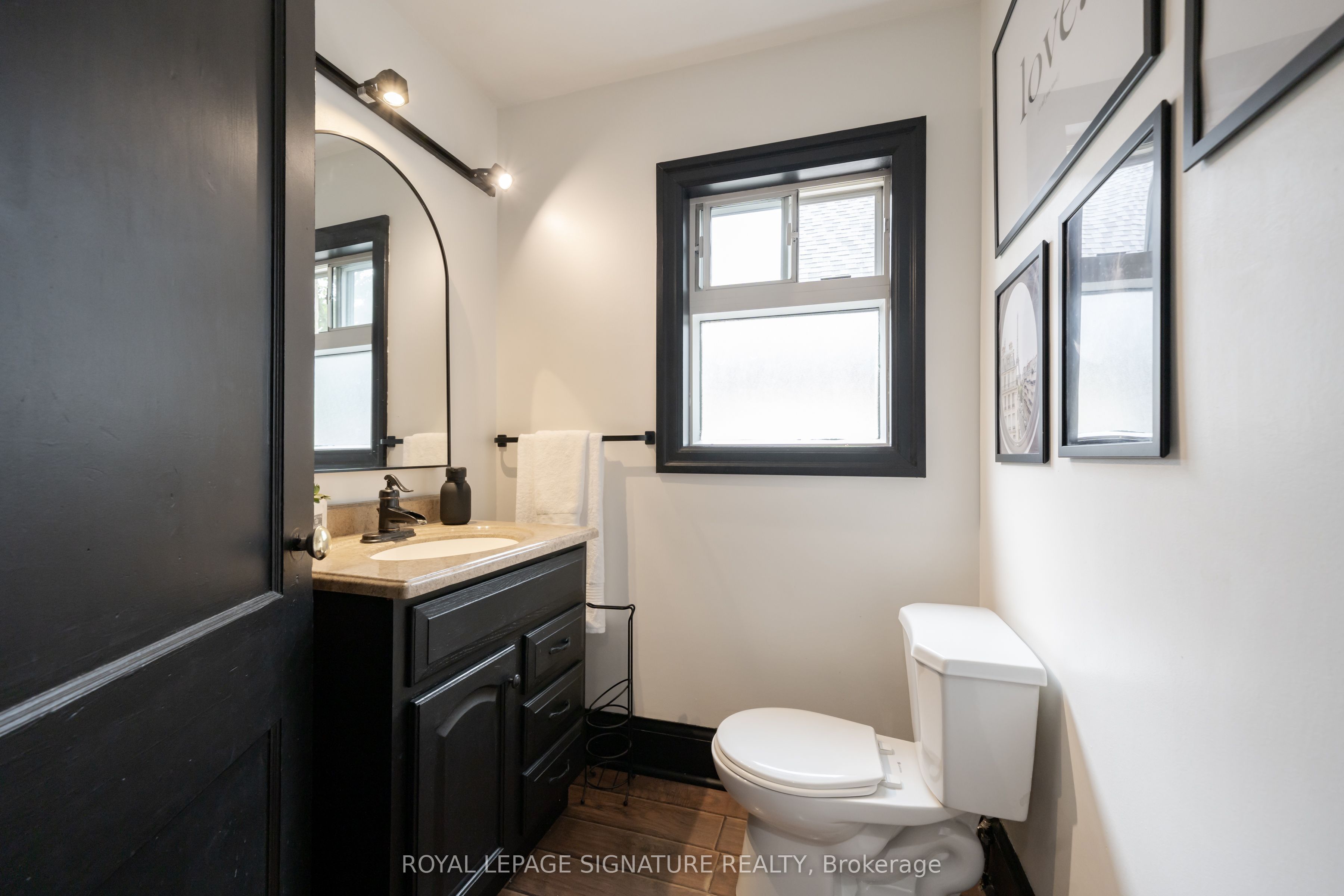 234 John Street Property Photo 18