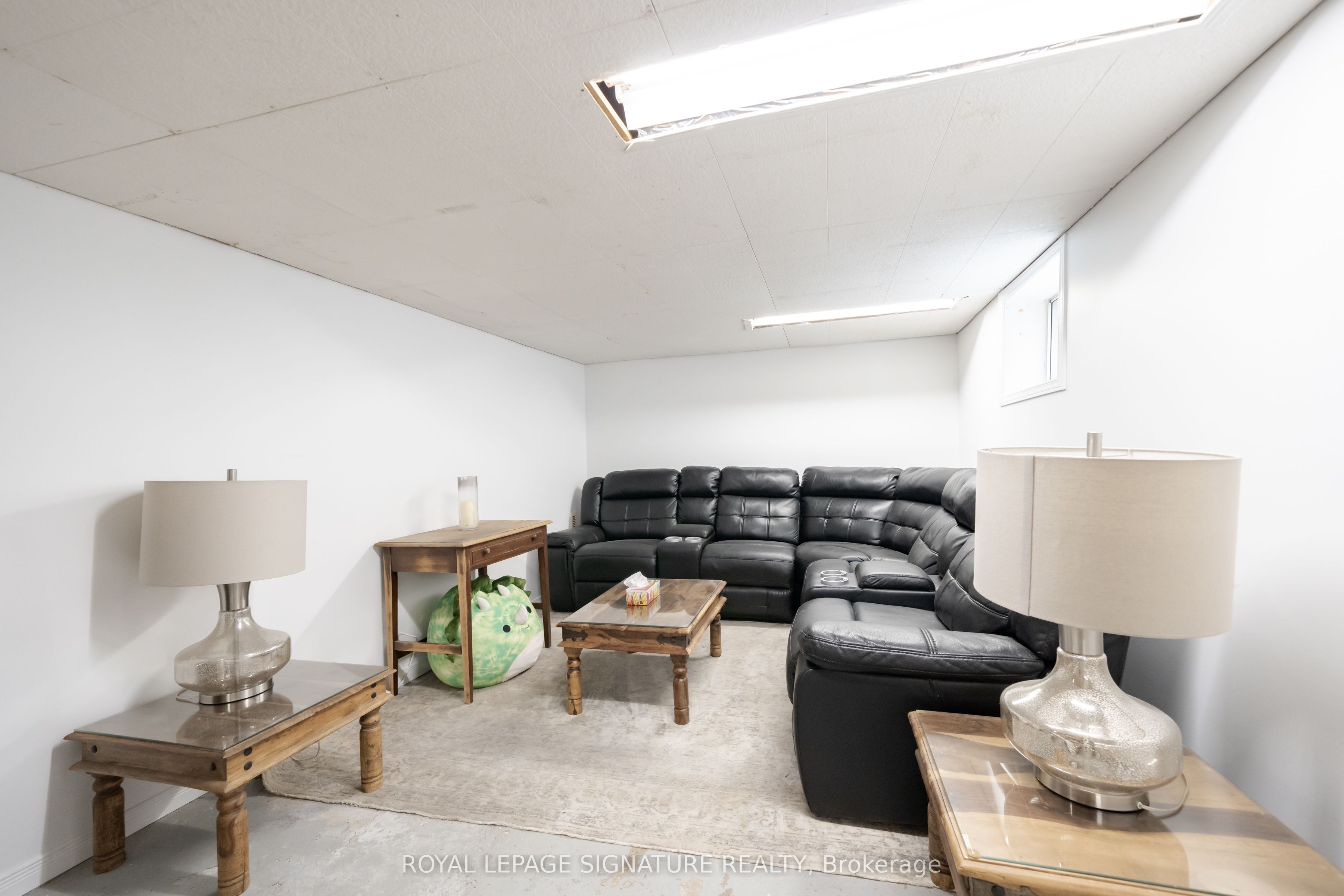 234 John Street Property Photo 31