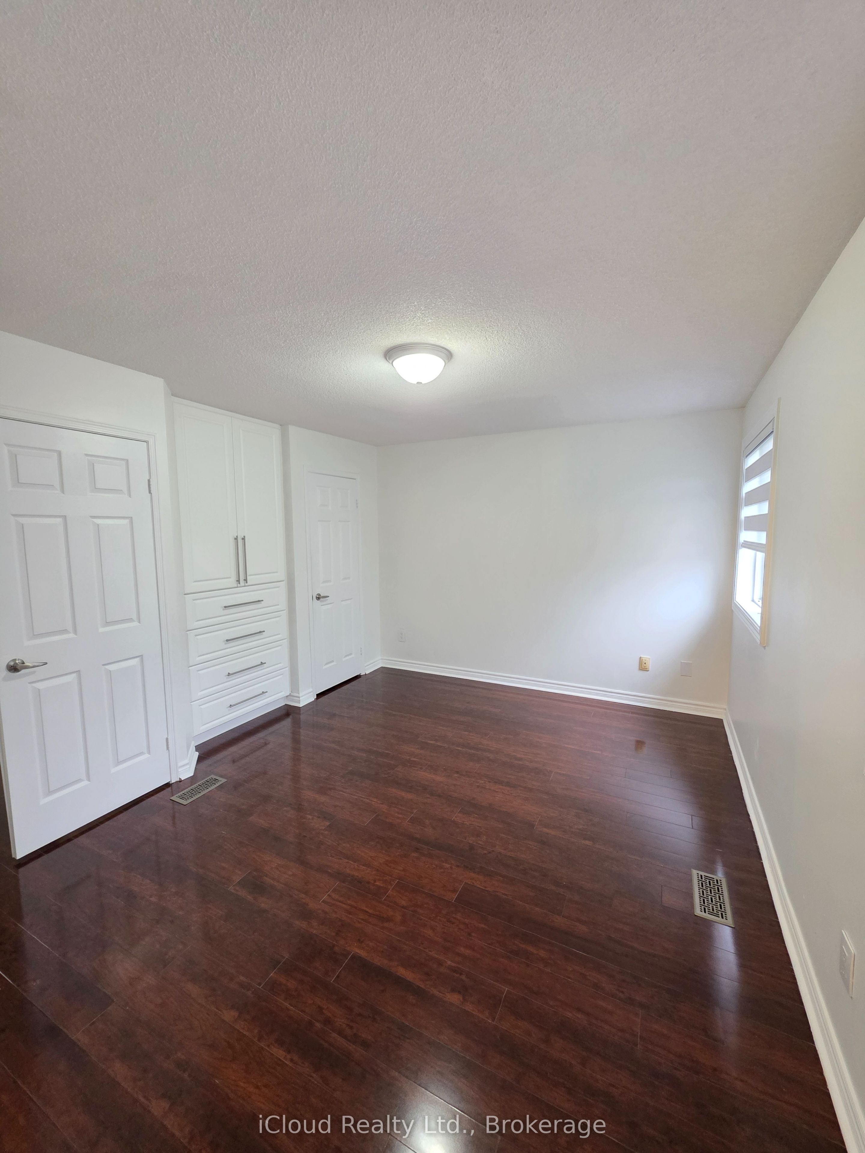 2398 Britannia Road W 68 Property Photo 11