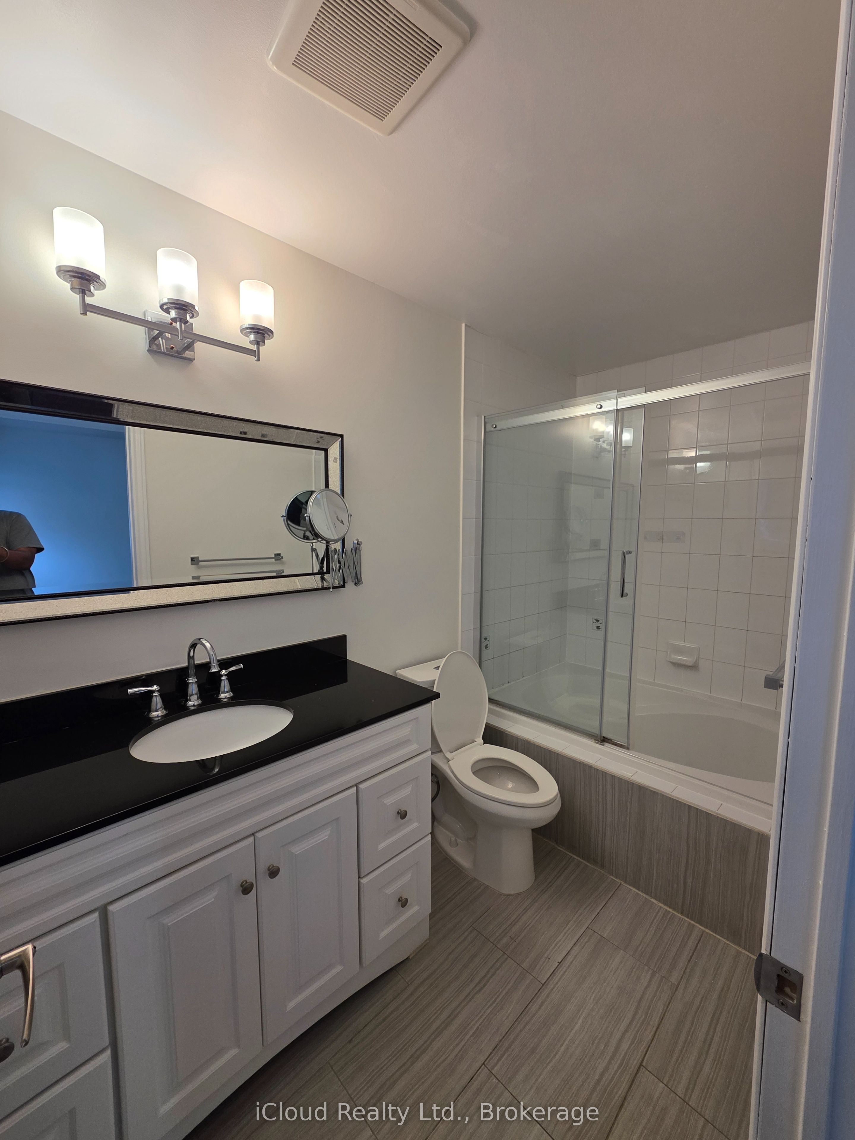 2398 Britannia Road W 68 Property Photo 13