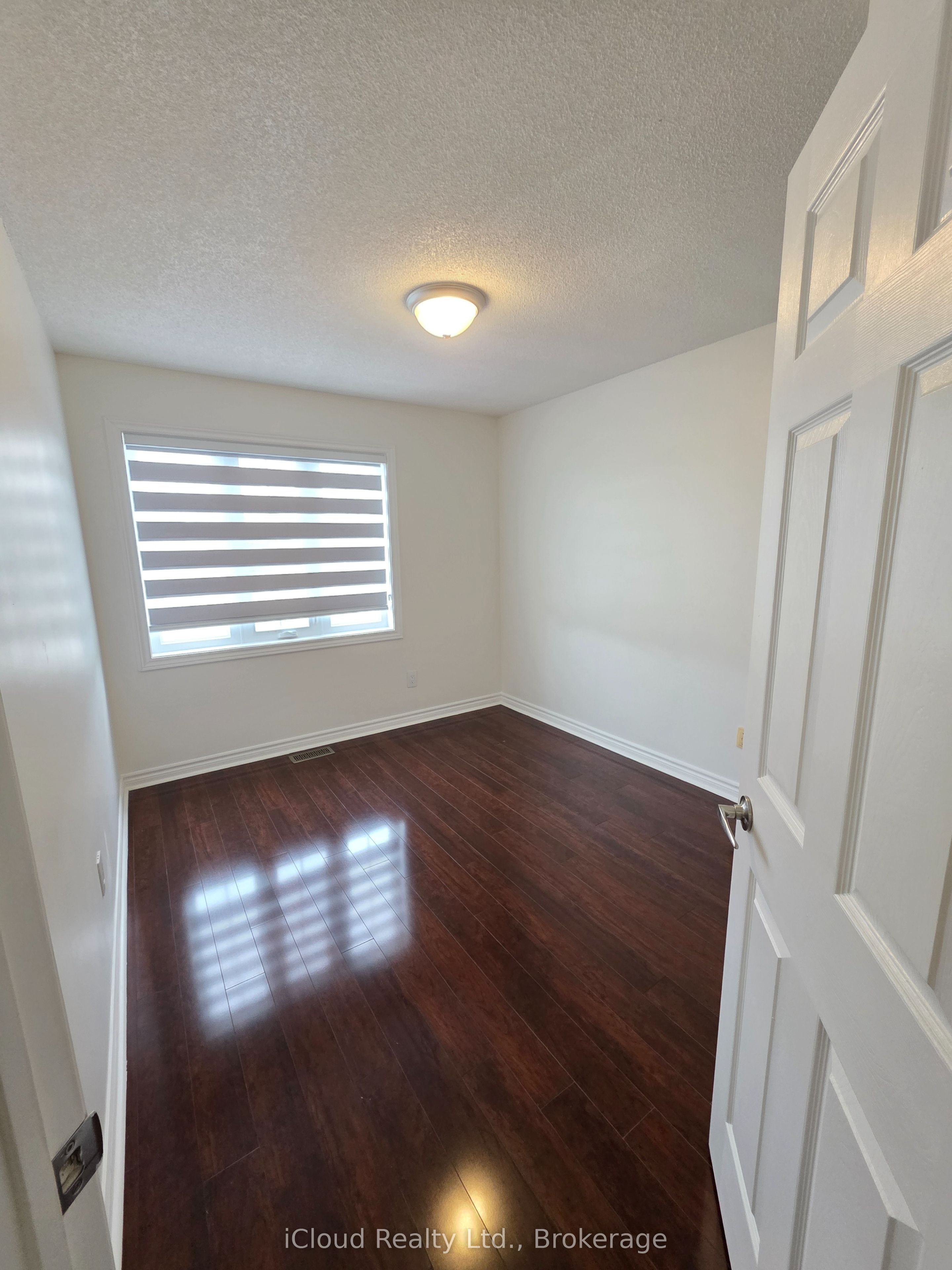 2398 Britannia Road W 68 Property Photo 14