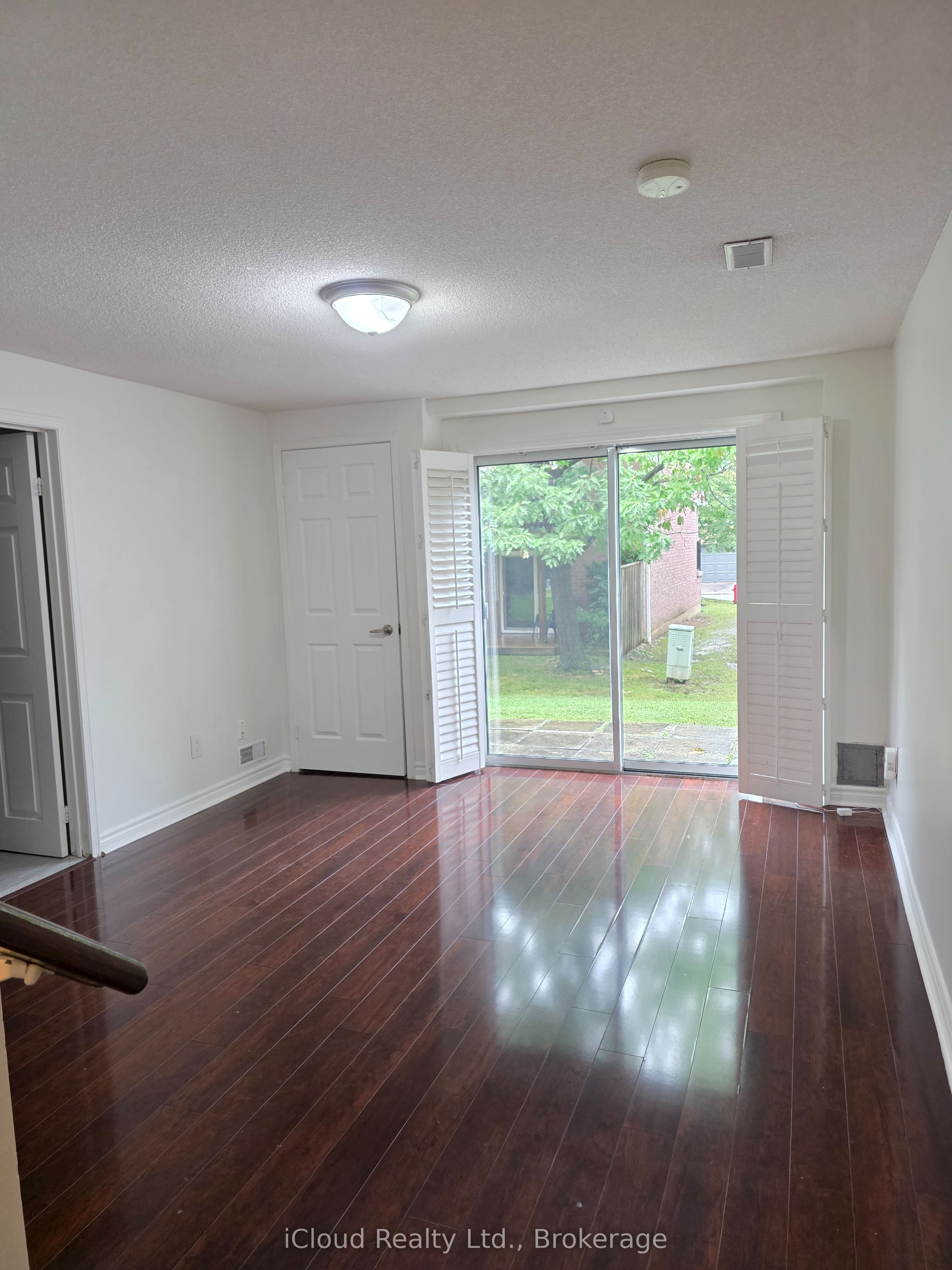 2398 Britannia Road W 68 Property Photo 18
