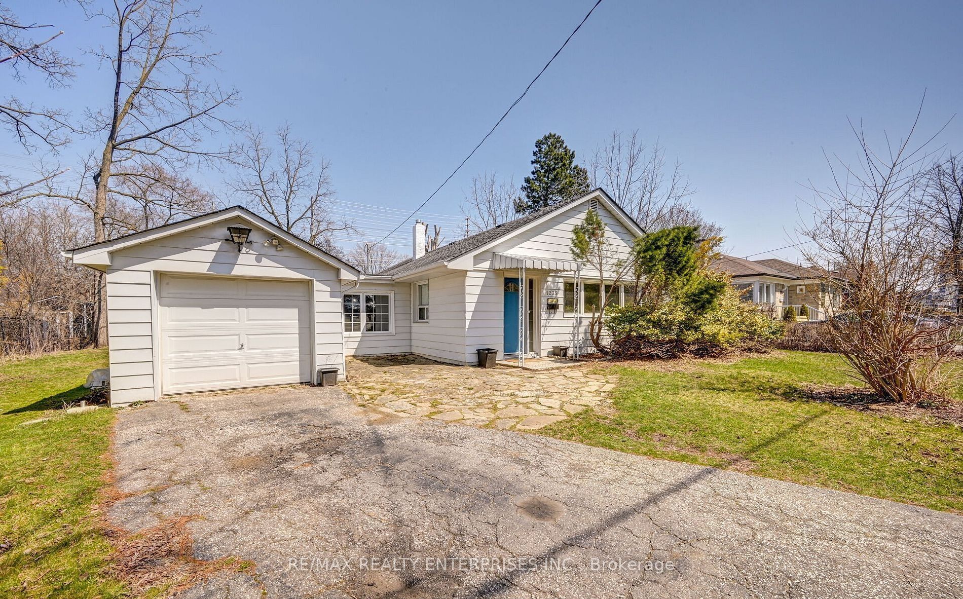 1235 Old River Road Property Photo 1