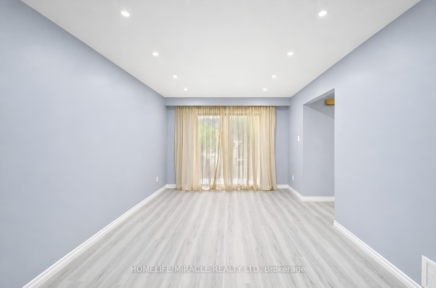 177 Westmore Drive S Property Photo 6