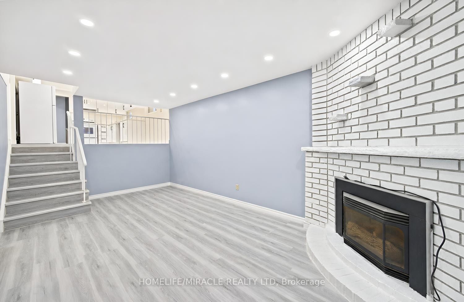 177 Westmore Drive S Property Photo 19