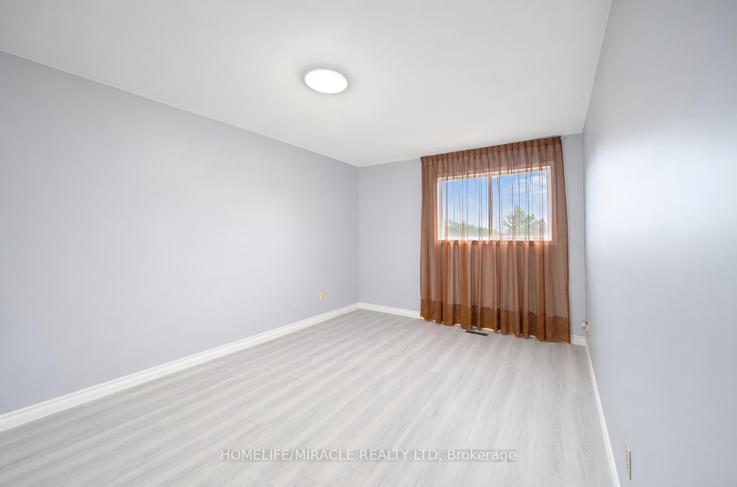 177 Westmore Drive S Property Photo 25
