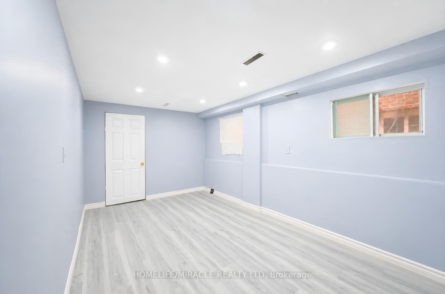 177 Westmore Drive S Property Photo 41
