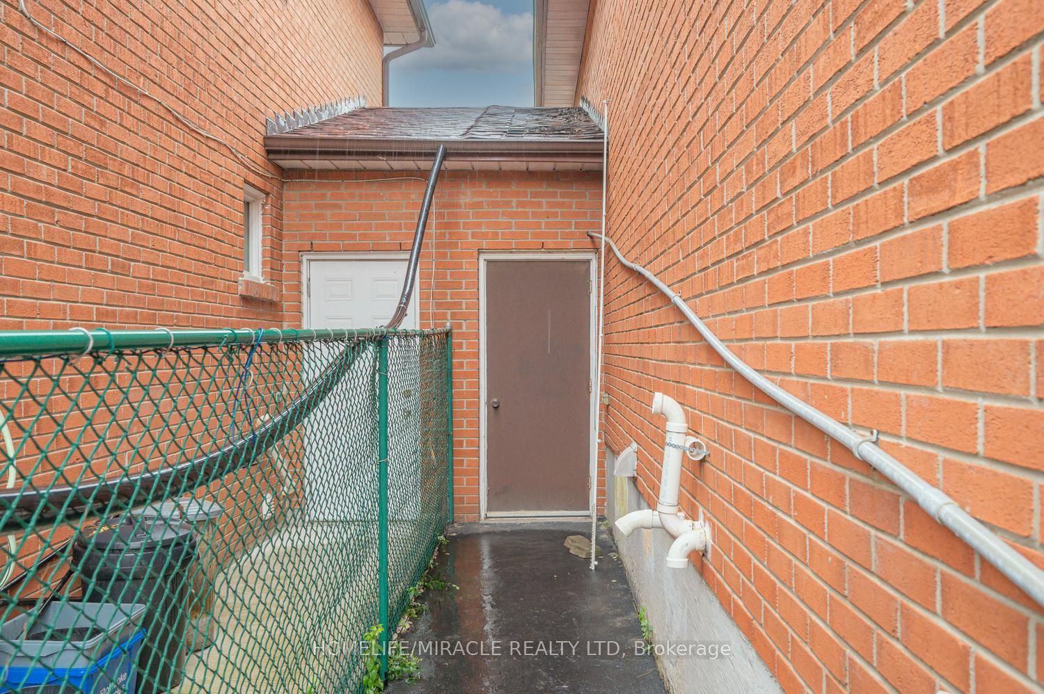 177 Westmore Drive S Property Photo 48