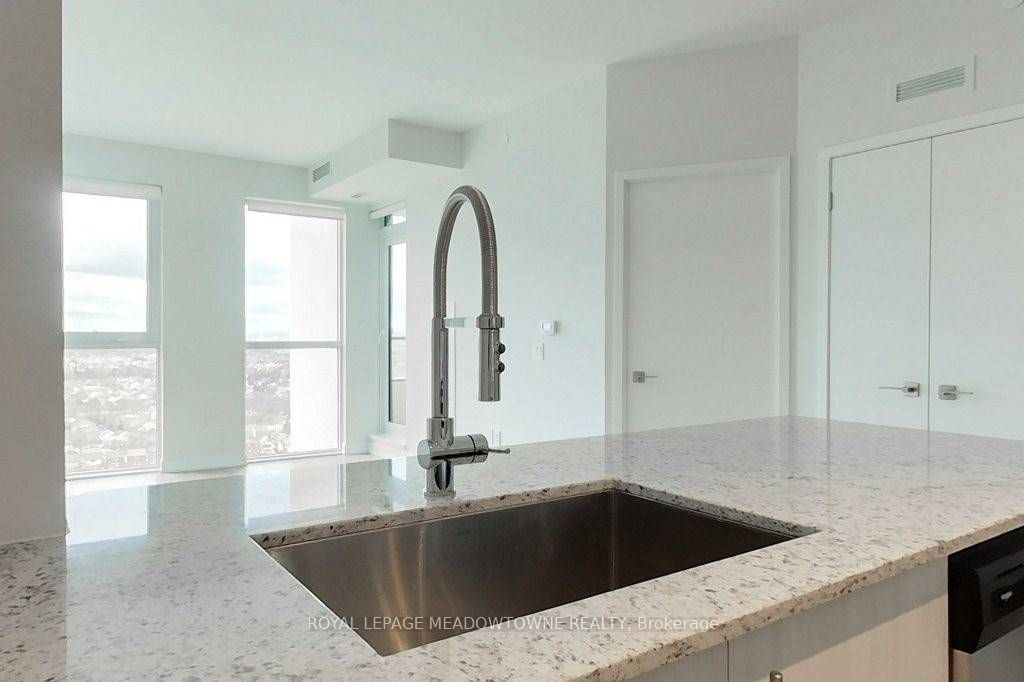 4055 Parkside Drive 2411 Property Photo 12