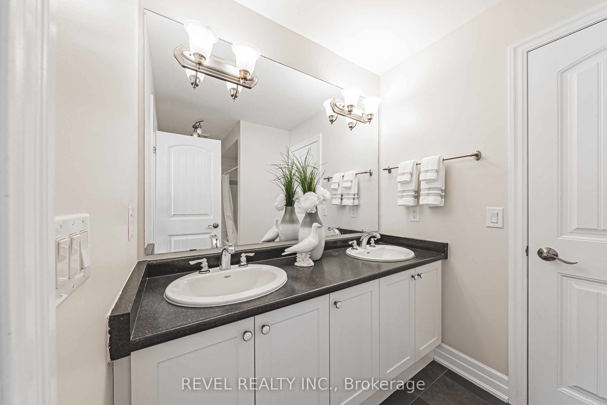 170 Forbes Terrace Property Photo 34