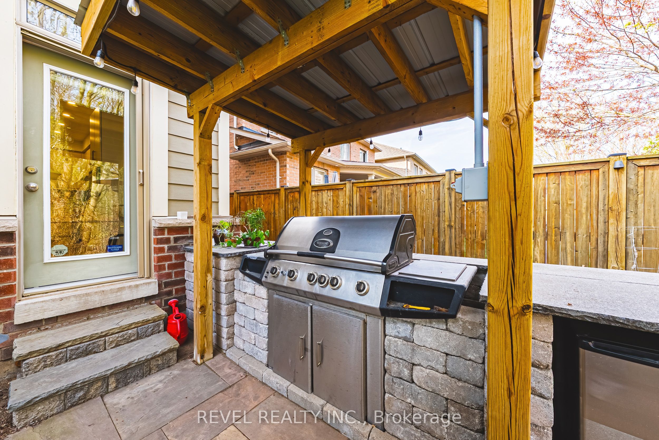 170 Forbes Terrace Property Photo 45
