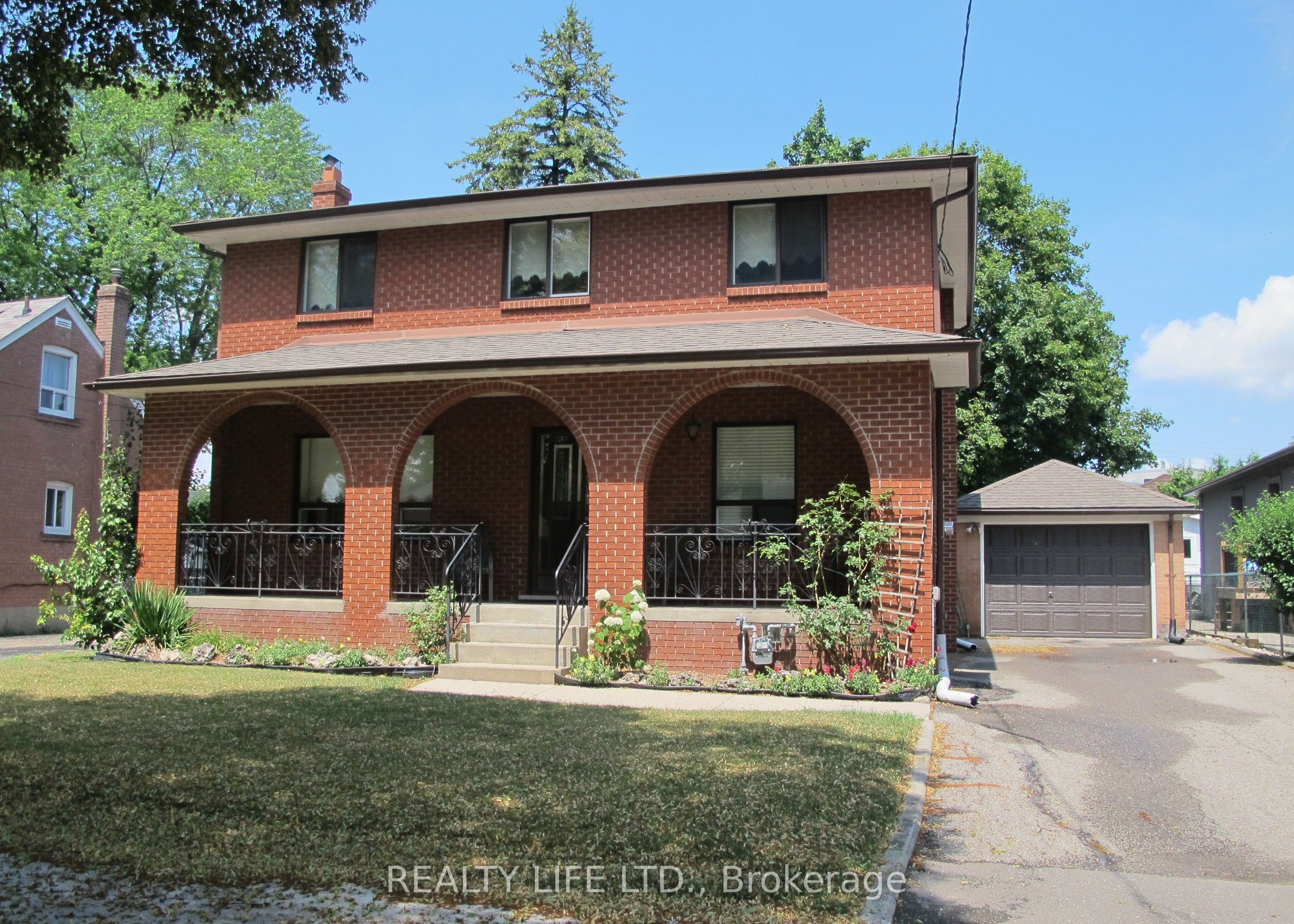 4 Rosalie Avenue