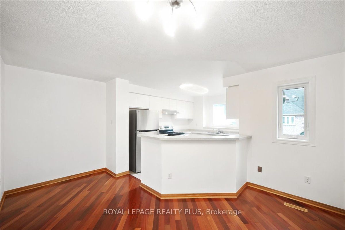 45 Bristol Road E 15 Property Photo 6