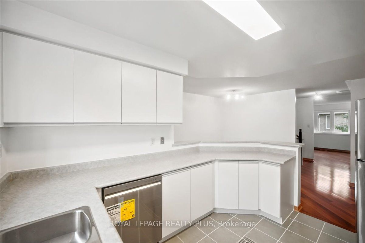 45 Bristol Road E 15 Property Photo 8